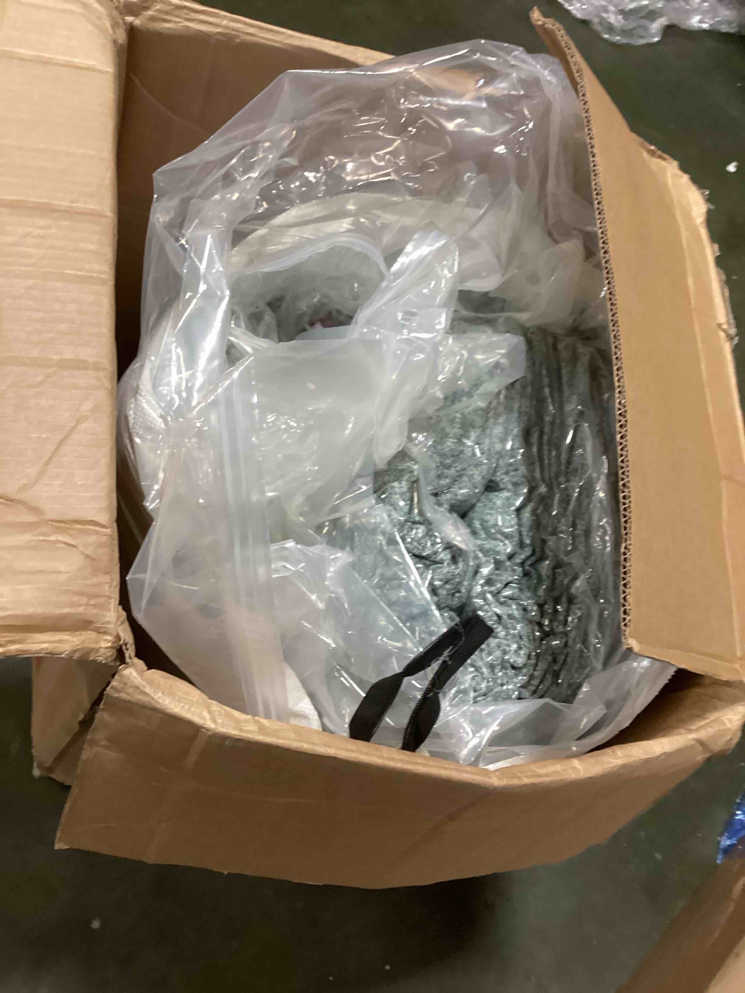 https://s3.amazonaws.com/lotting-images-prod/bidfta/PPE1834121_1732594771904.jpeg