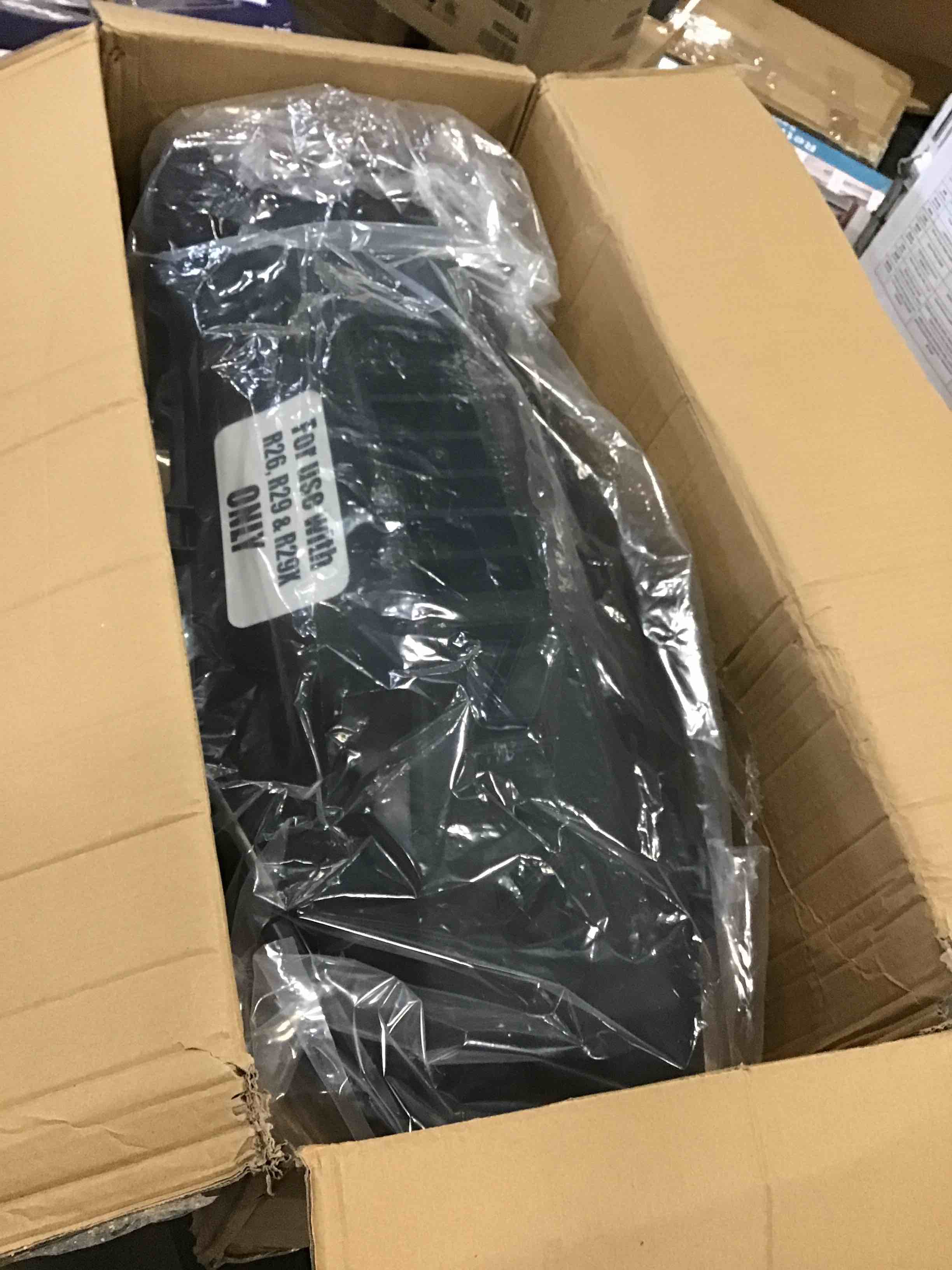 https://s3.amazonaws.com/lotting-images-prod/bidfta/PPE1834365_1733168933530.jpeg