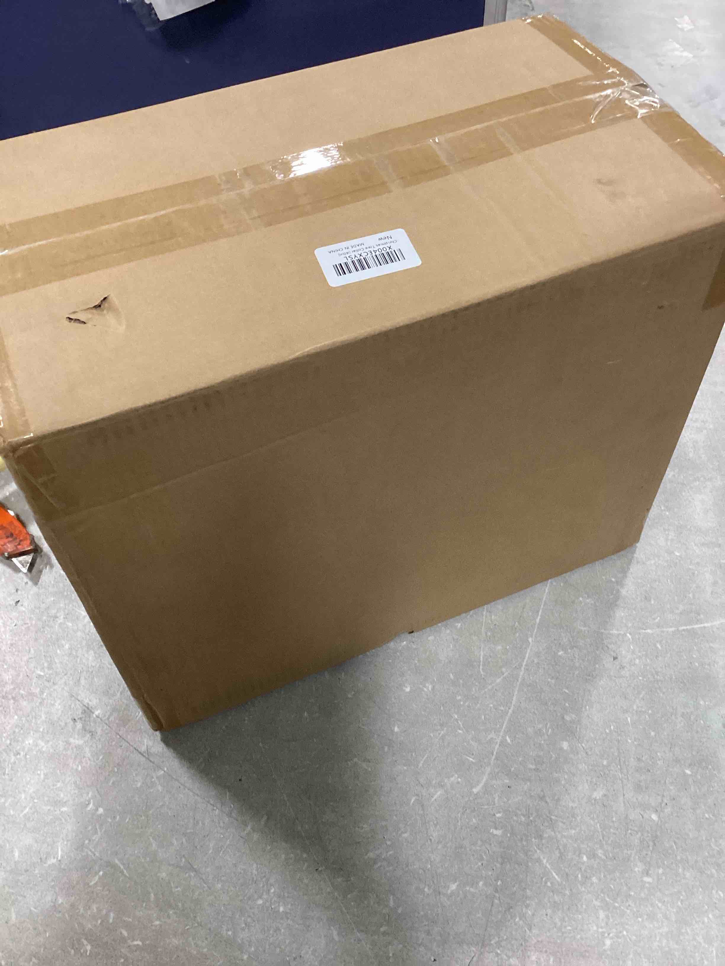 https://s3.amazonaws.com/lotting-images-prod/bidfta/PPE1834909_1734381560081.jpeg
