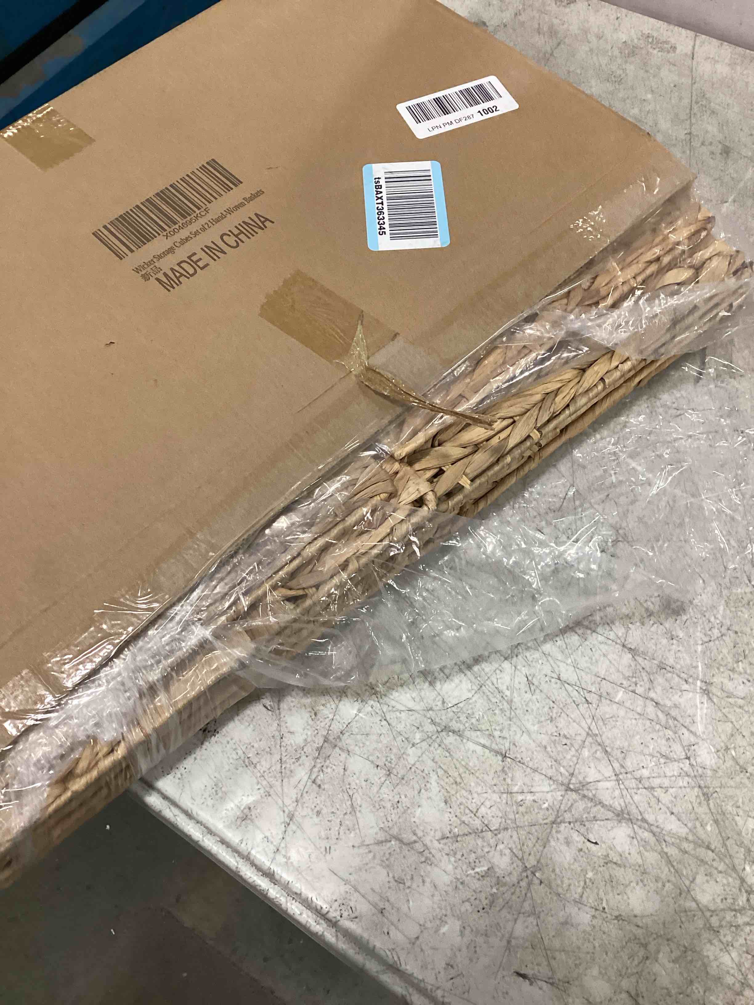 https://s3.amazonaws.com/lotting-images-prod/bidfta/PPE1835537_1734614939084.jpeg