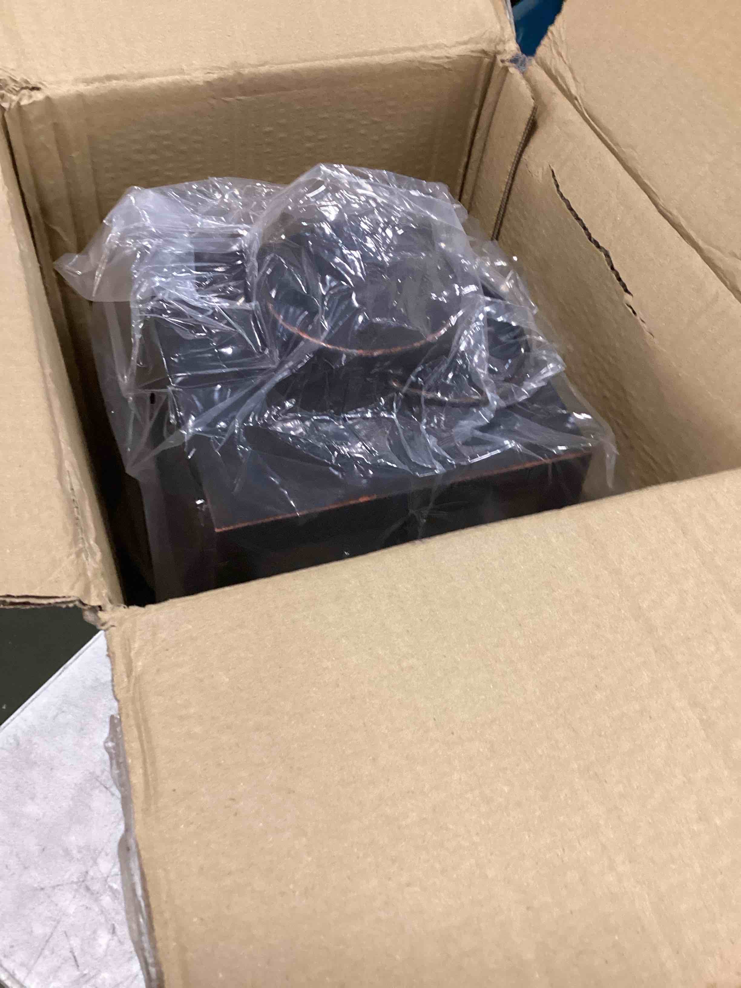 https://s3.amazonaws.com/lotting-images-prod/bidfta/PPE1835547_1734615876426.jpeg