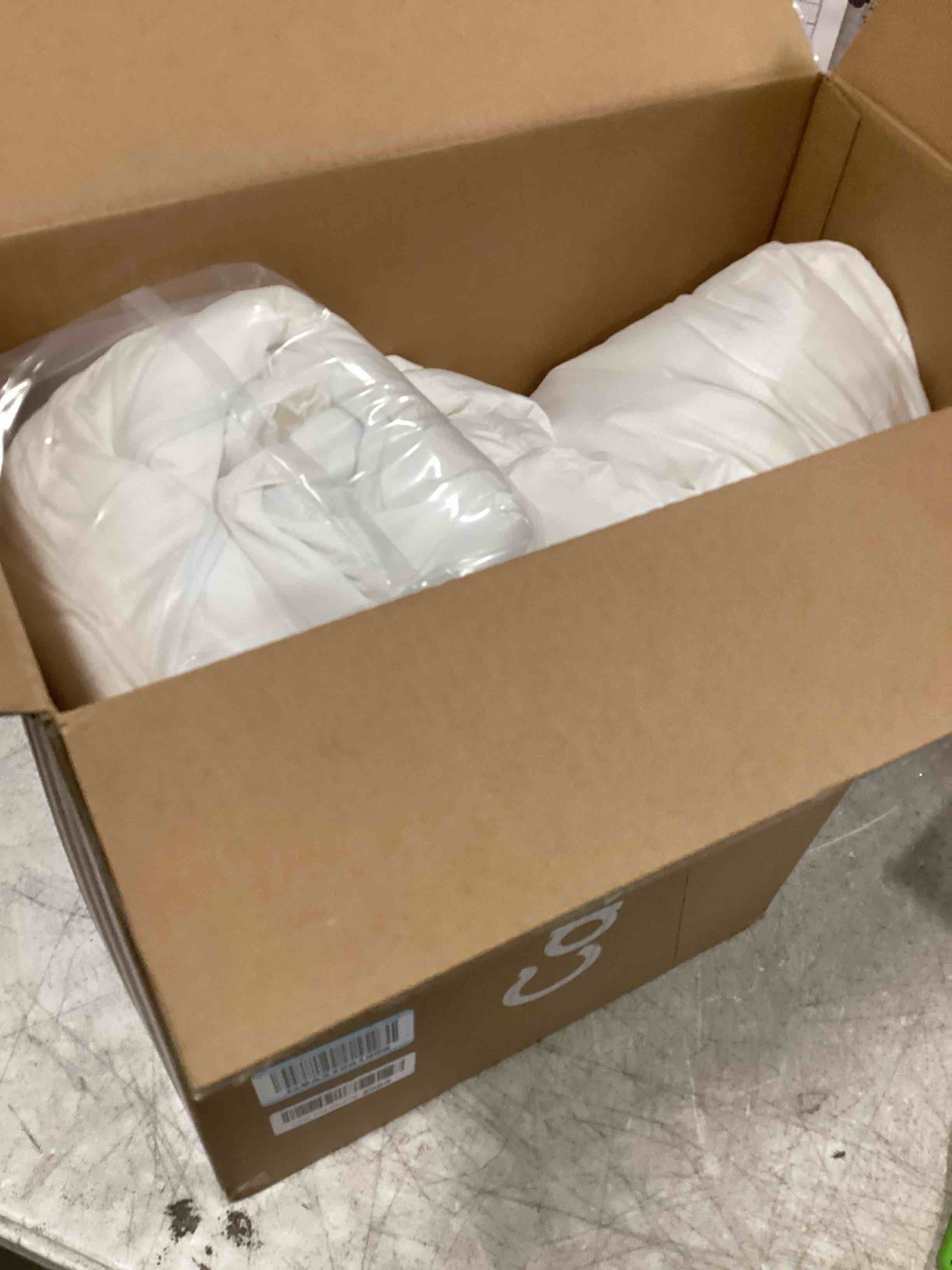 https://s3.amazonaws.com/lotting-images-prod/bidfta/PPE1835559_1734617660771.jpeg