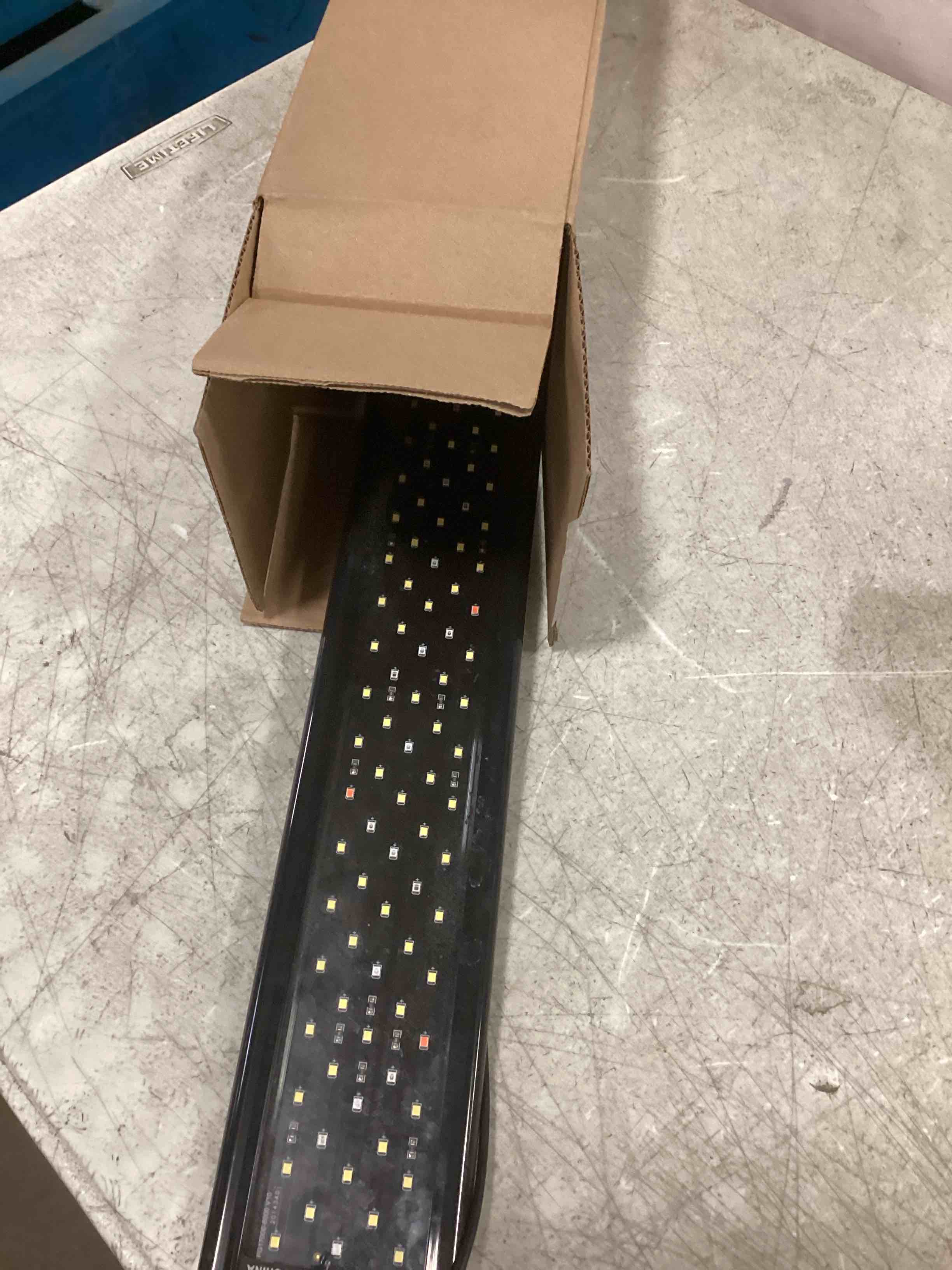 https://s3.amazonaws.com/lotting-images-prod/bidfta/PPE1835669_1734633848335.jpeg