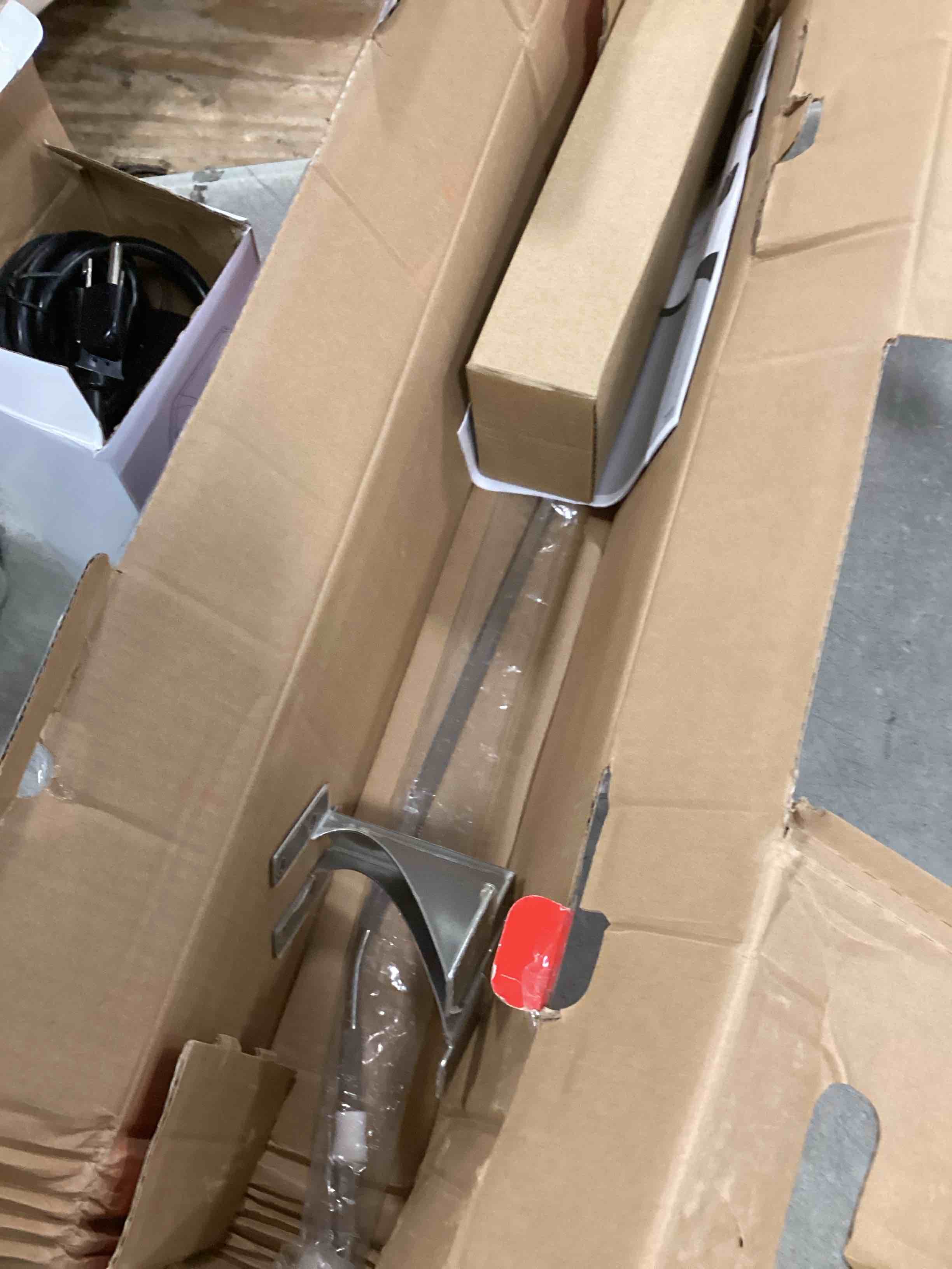https://s3.amazonaws.com/lotting-images-prod/bidfta/PPE1835863_1734710457179.jpeg