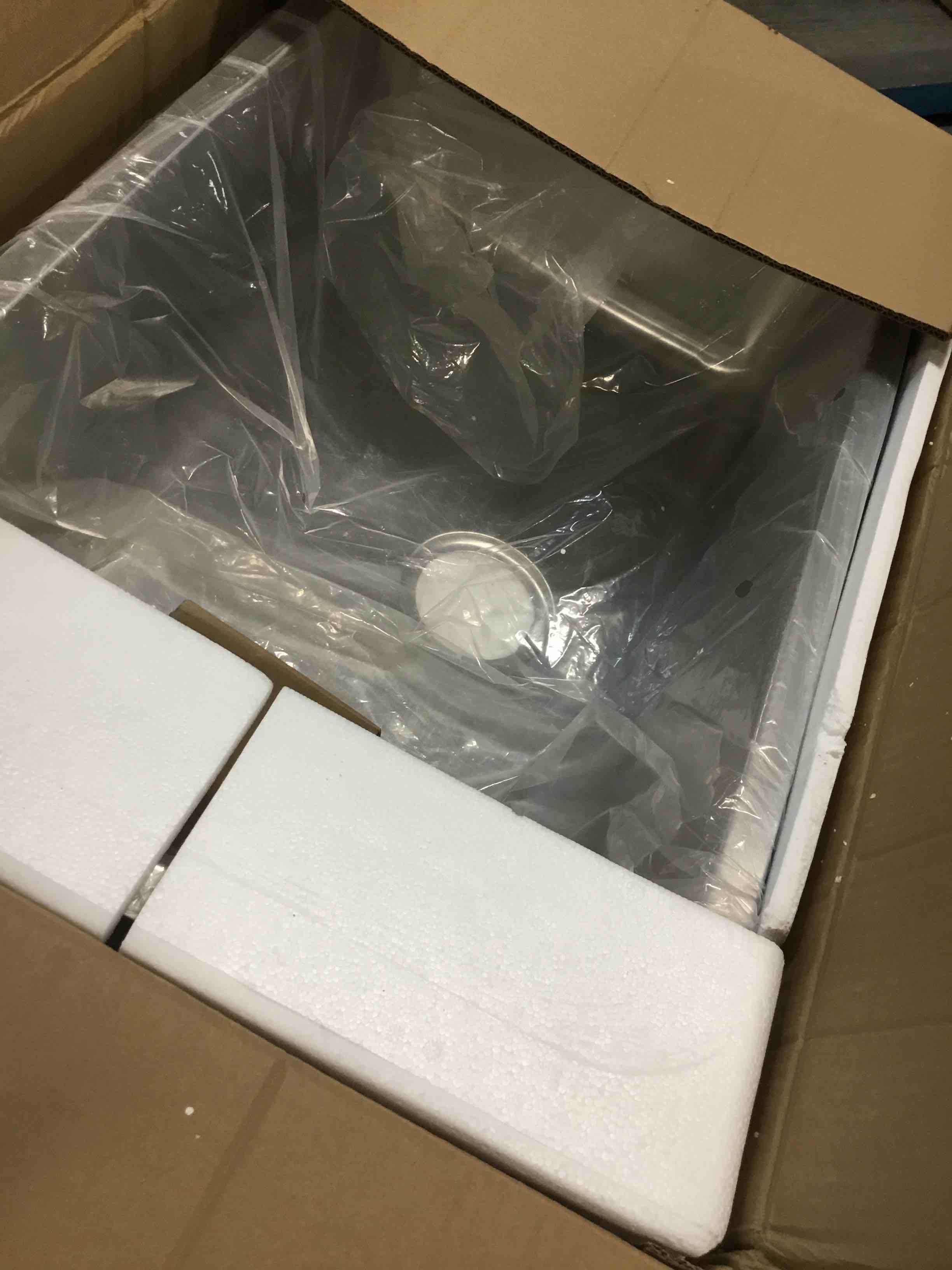 https://s3.amazonaws.com/lotting-images-prod/bidfta/PPE1836107_1734802050865.jpeg