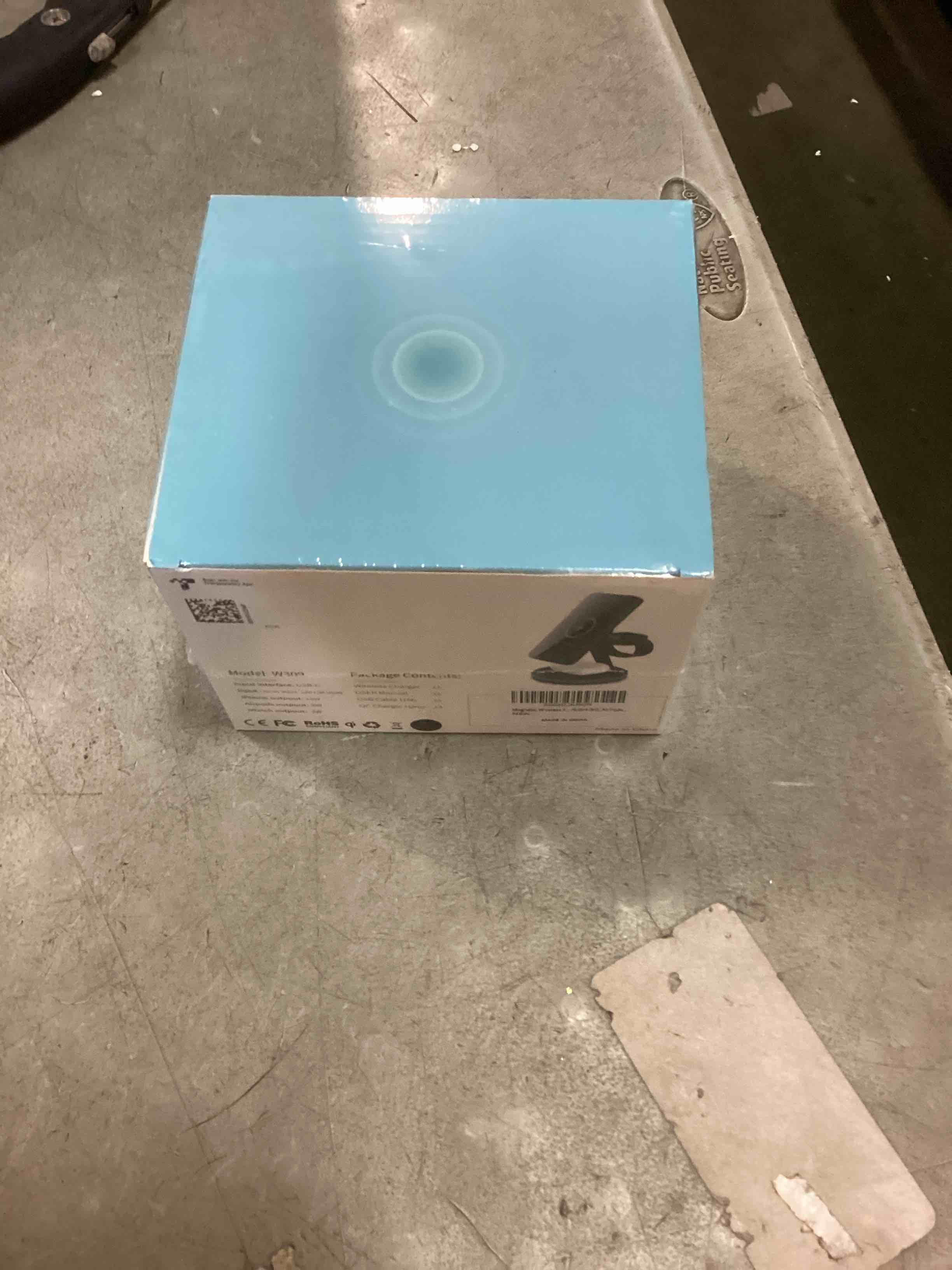 https://s3.amazonaws.com/lotting-images-prod/bidfta/PPE1836989_1735316161741.jpeg