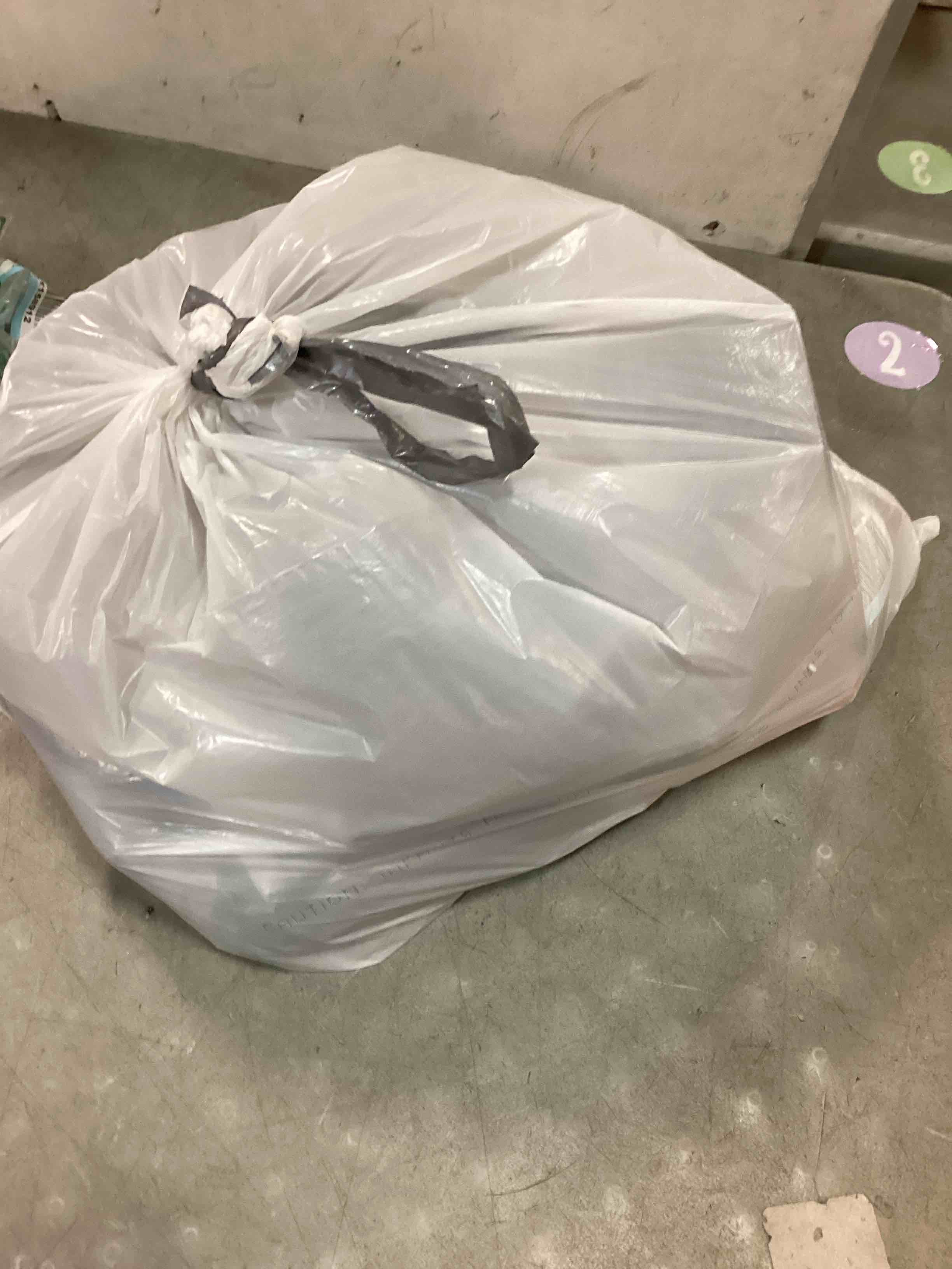 https://s3.amazonaws.com/lotting-images-prod/bidfta/PPE1836997_1735317552531.jpeg