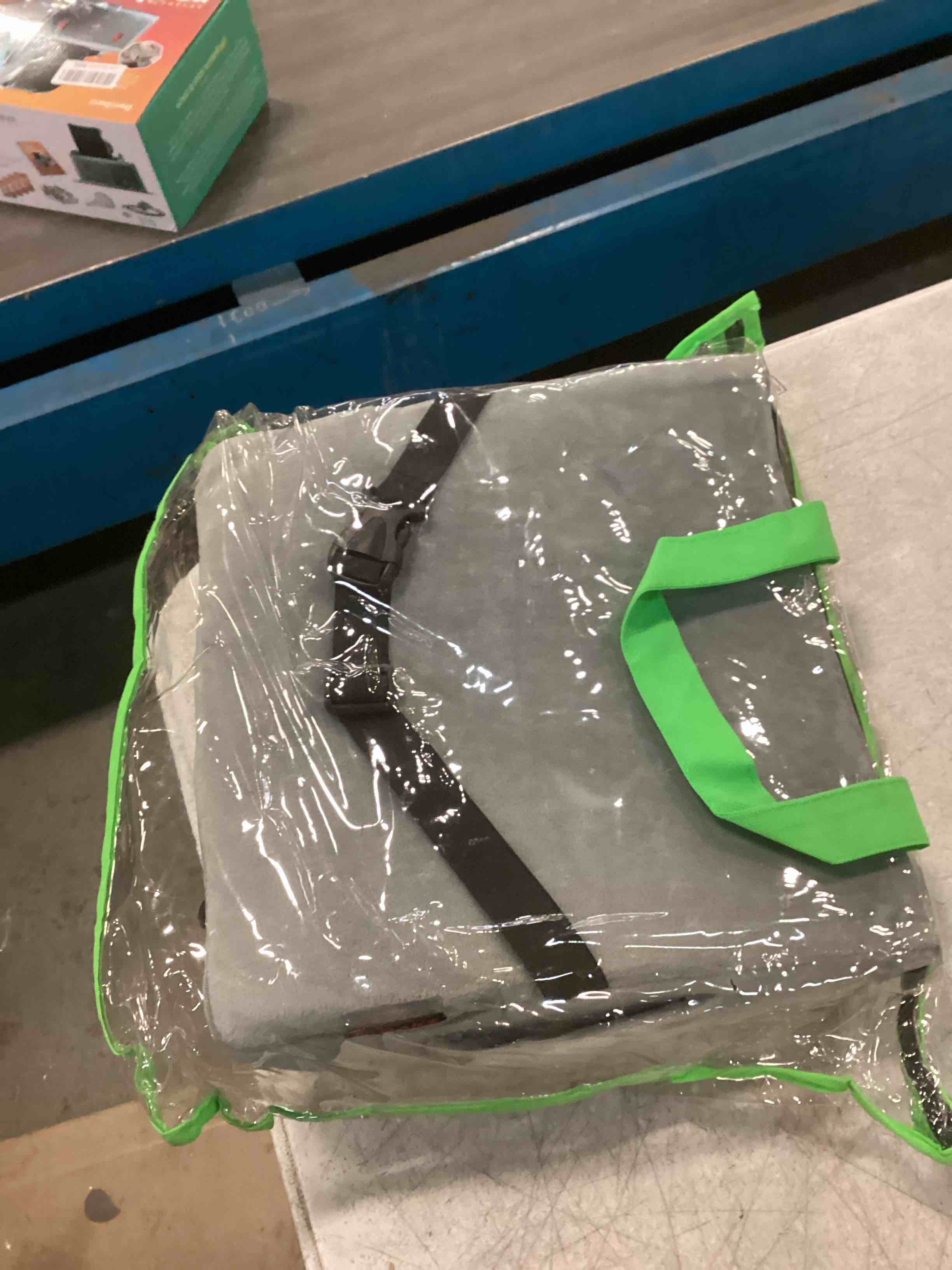 https://s3.amazonaws.com/lotting-images-prod/bidfta/PPE1837992_1735313693232.jpeg