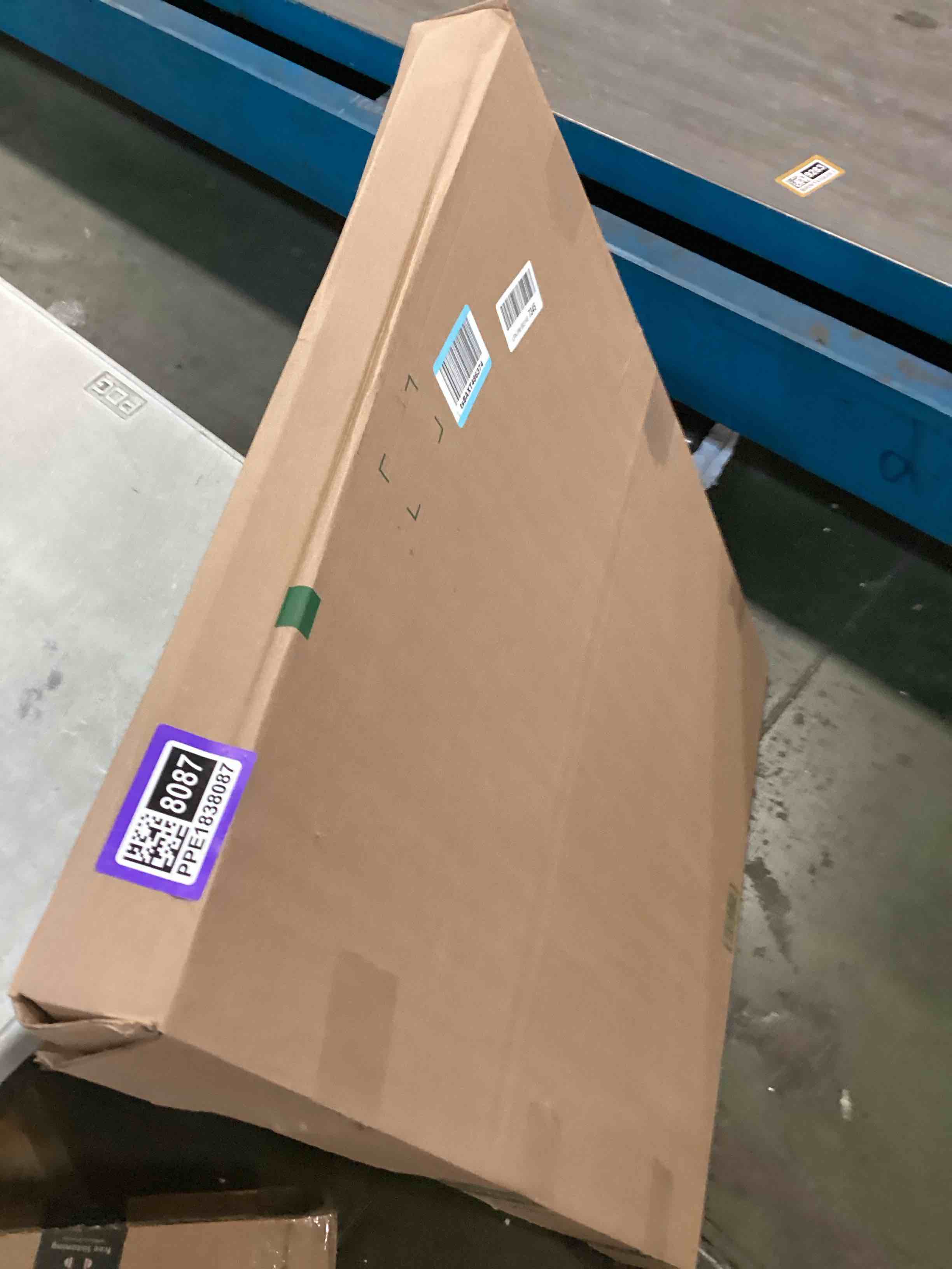https://s3.amazonaws.com/lotting-images-prod/bidfta/PPE1838087_1735572577793.jpeg