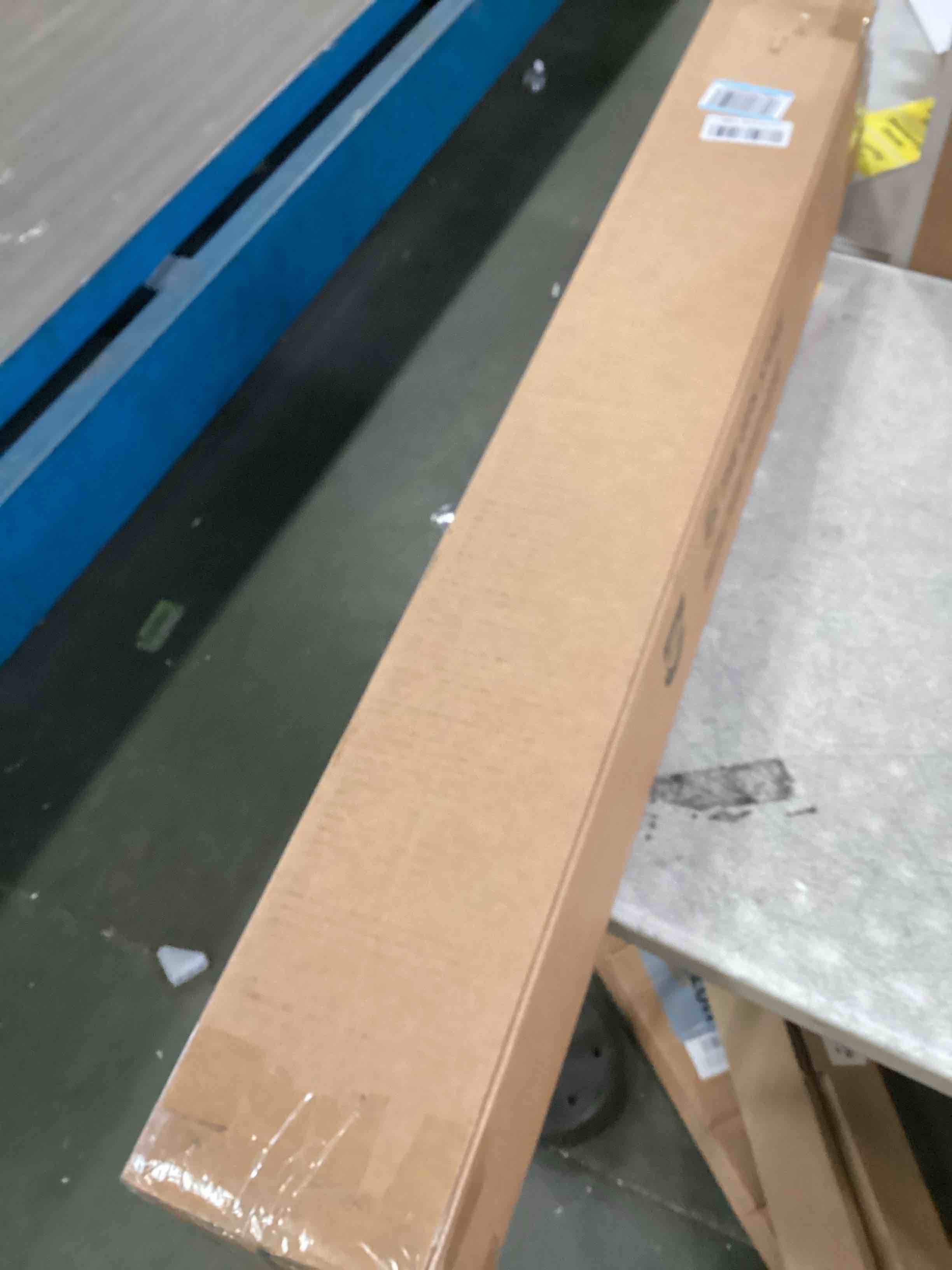https://s3.amazonaws.com/lotting-images-prod/bidfta/PPE1838445_1735837307386.jpeg