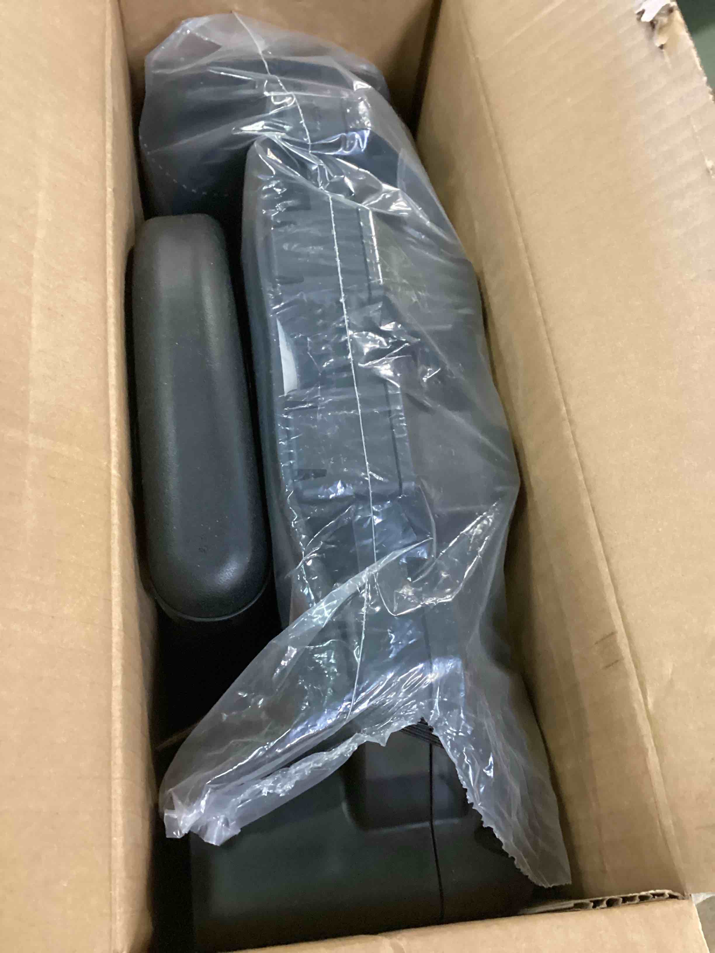 https://s3.amazonaws.com/lotting-images-prod/bidfta/PPE1838514_1735844224381.jpeg