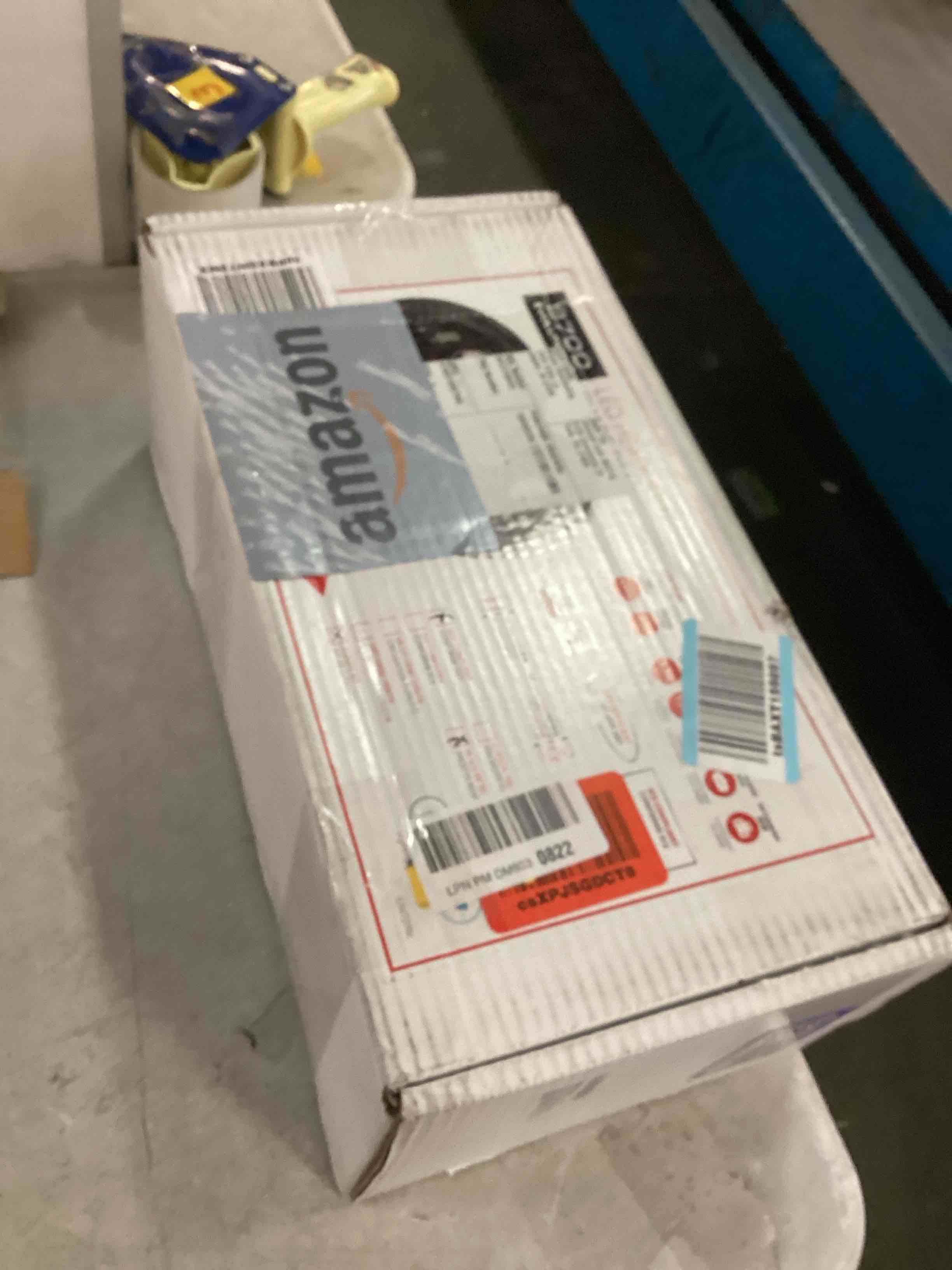 https://s3.amazonaws.com/lotting-images-prod/bidfta/PPE1838557_1735914368688.jpeg