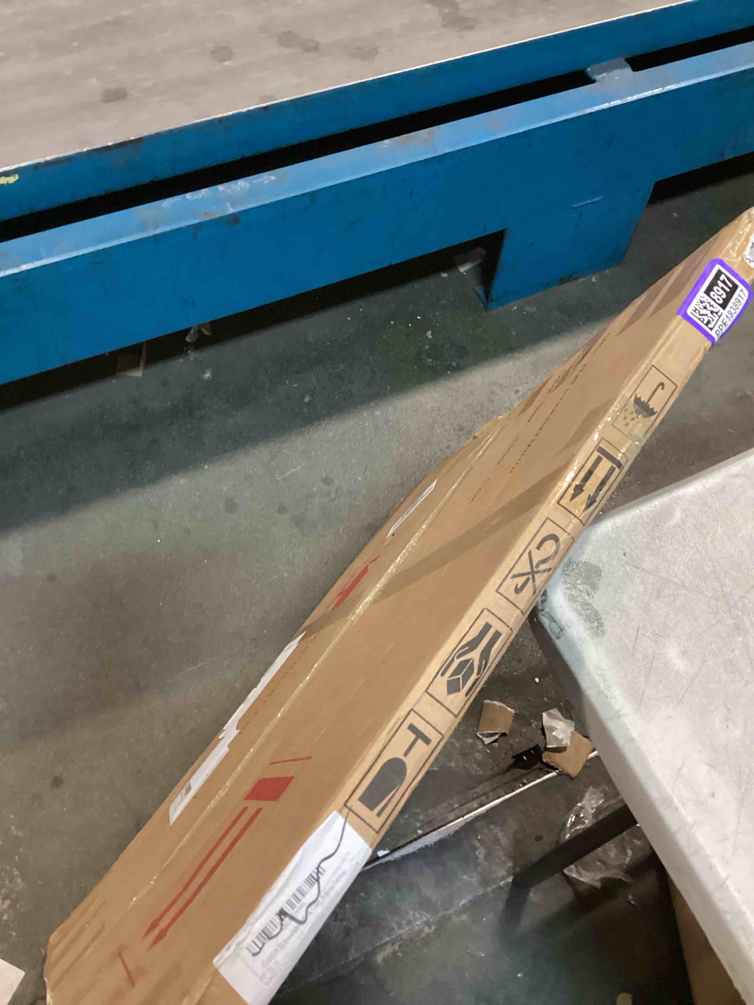 https://s3.amazonaws.com/lotting-images-prod/bidfta/PPE1838917_1736455772869.jpeg