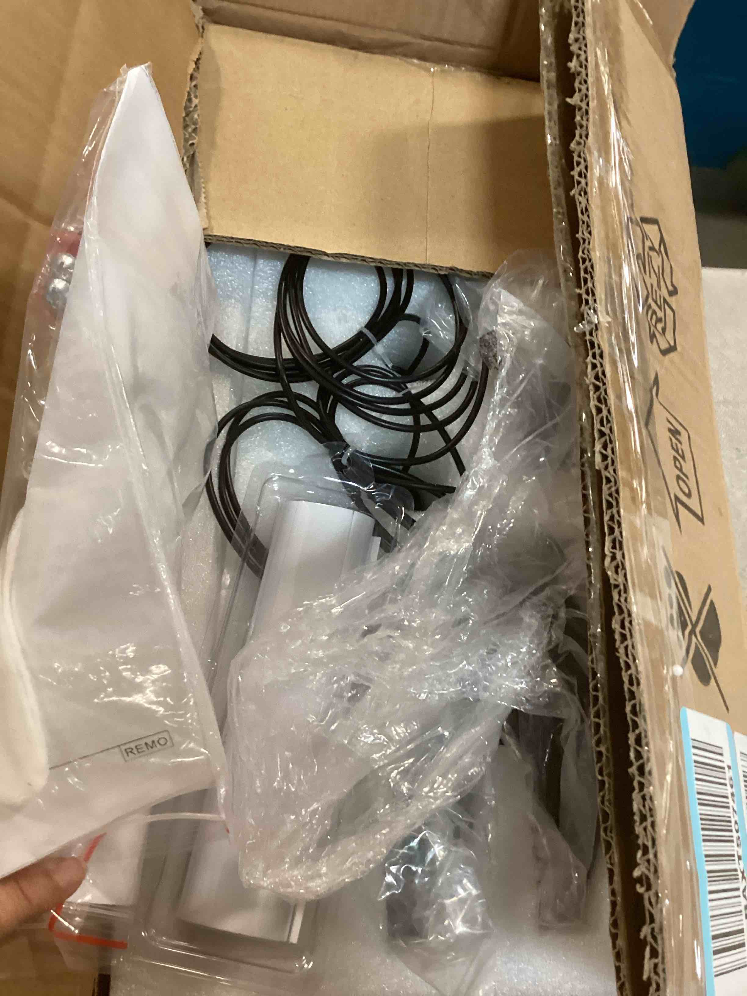 https://s3.amazonaws.com/lotting-images-prod/bidfta/PPE1839079_1736533380789.jpeg