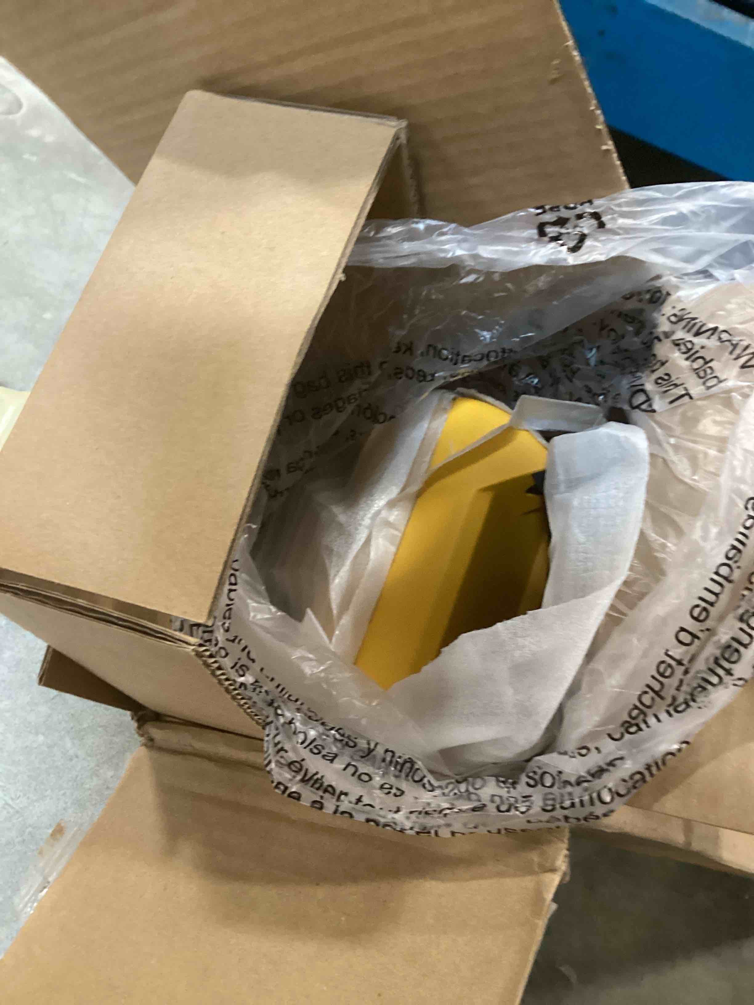 https://s3.amazonaws.com/lotting-images-prod/bidfta/PPE1839335_1736770674688.jpeg