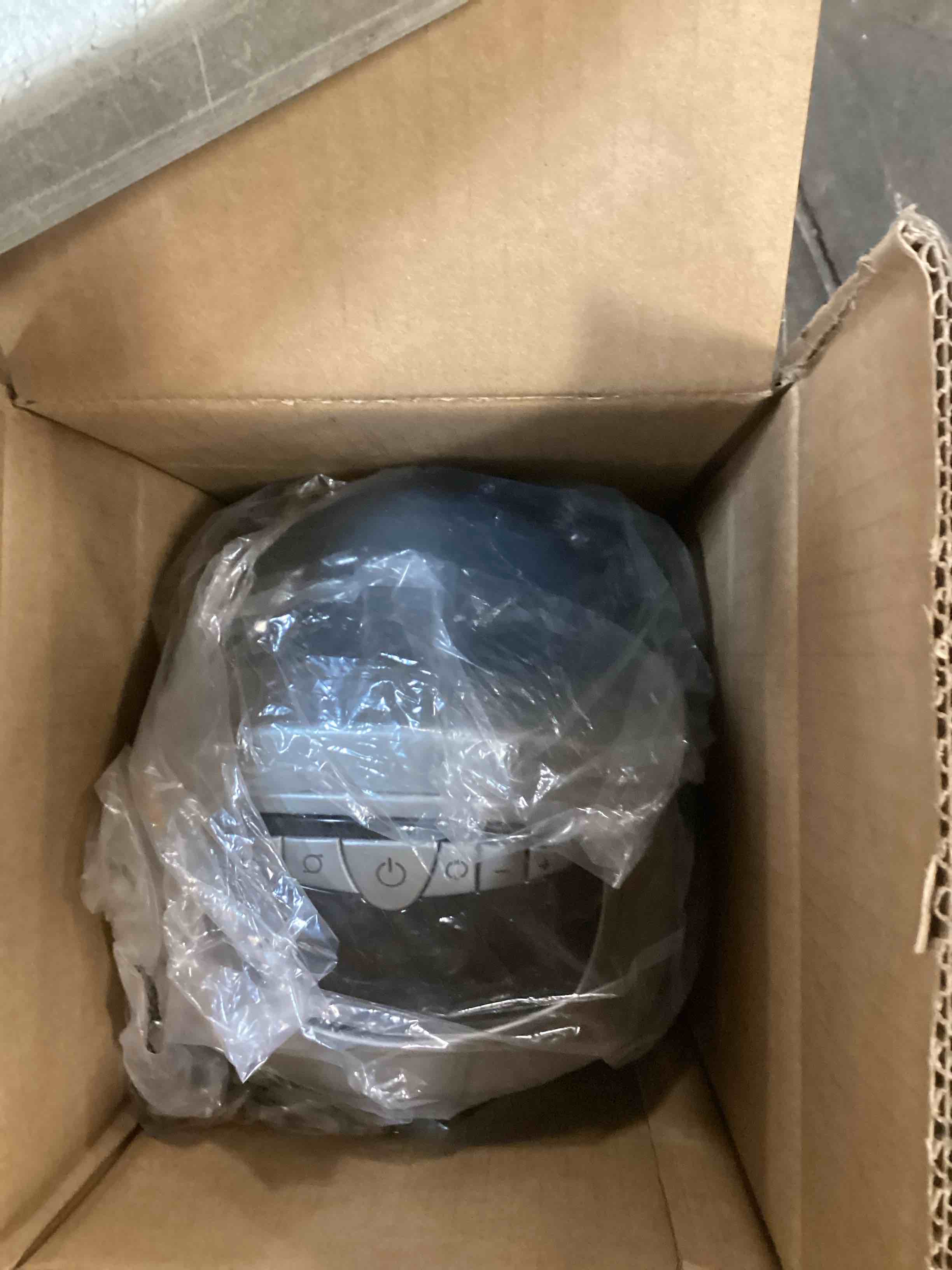 https://s3.amazonaws.com/lotting-images-prod/bidfta/PPE1839359_1736773639960.jpeg
