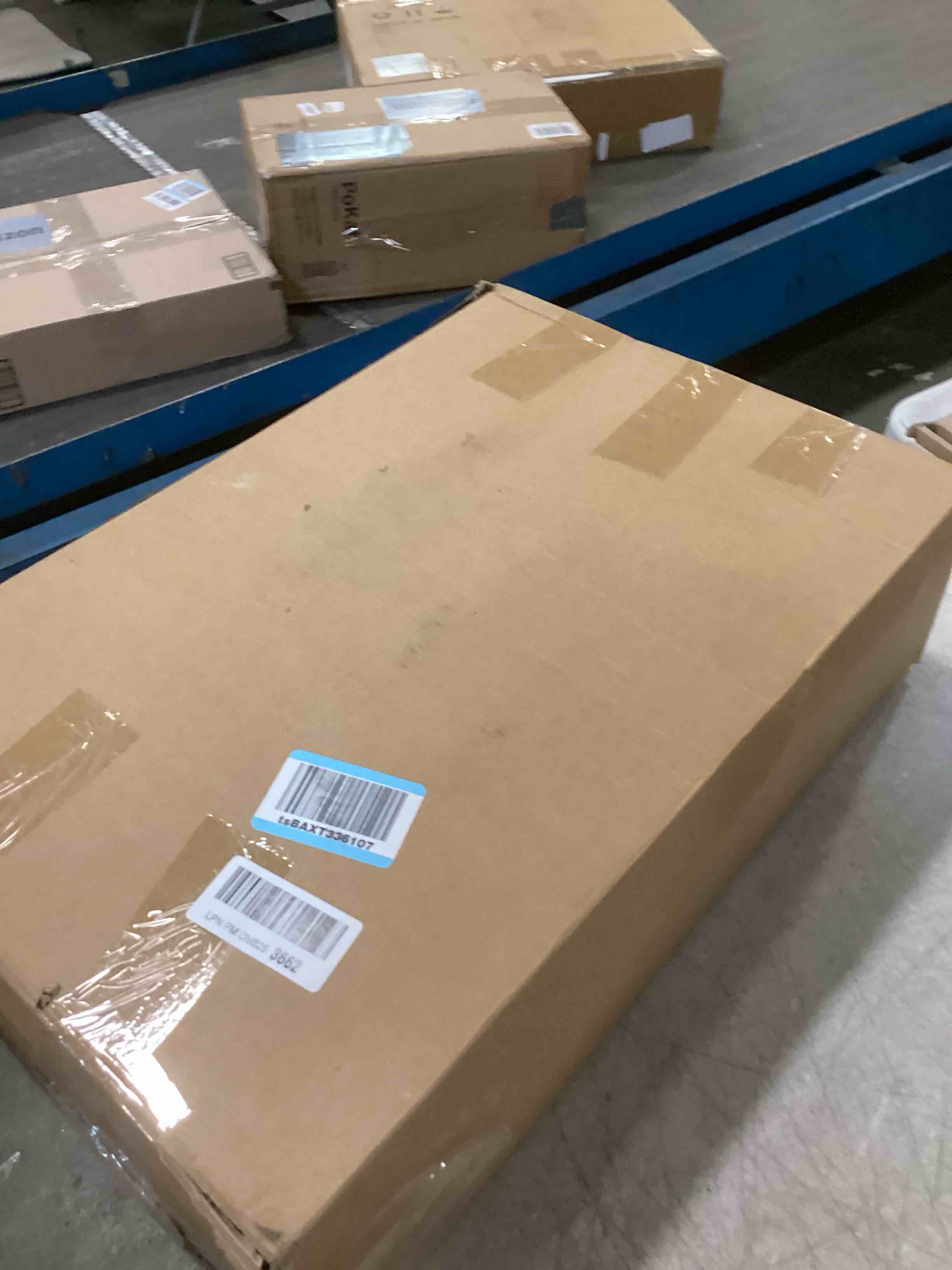 https://s3.amazonaws.com/lotting-images-prod/bidfta/PPE1839664_1736858575319.jpeg