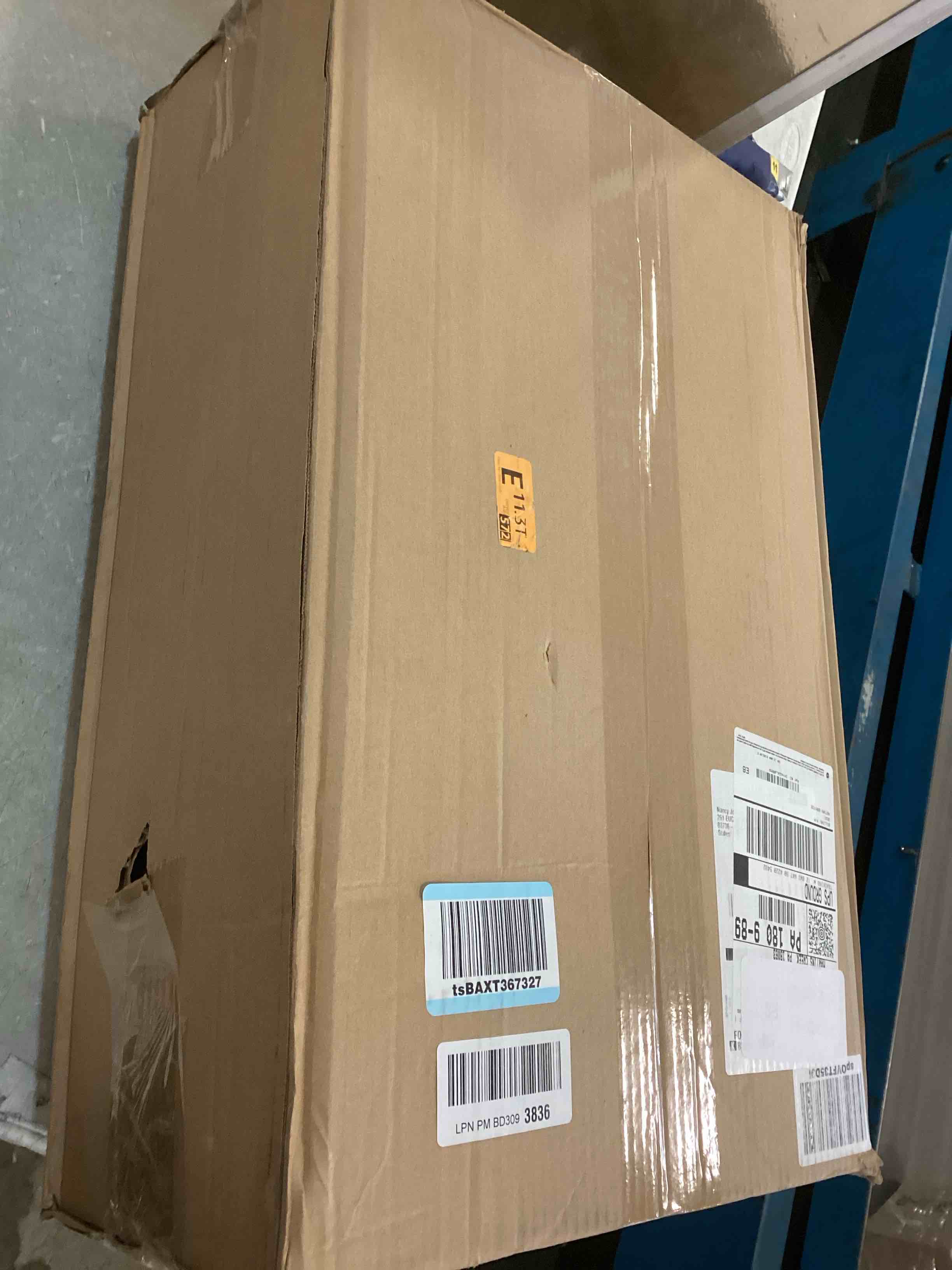 https://s3.amazonaws.com/lotting-images-prod/bidfta/PPE1846665_1732635136088.jpeg