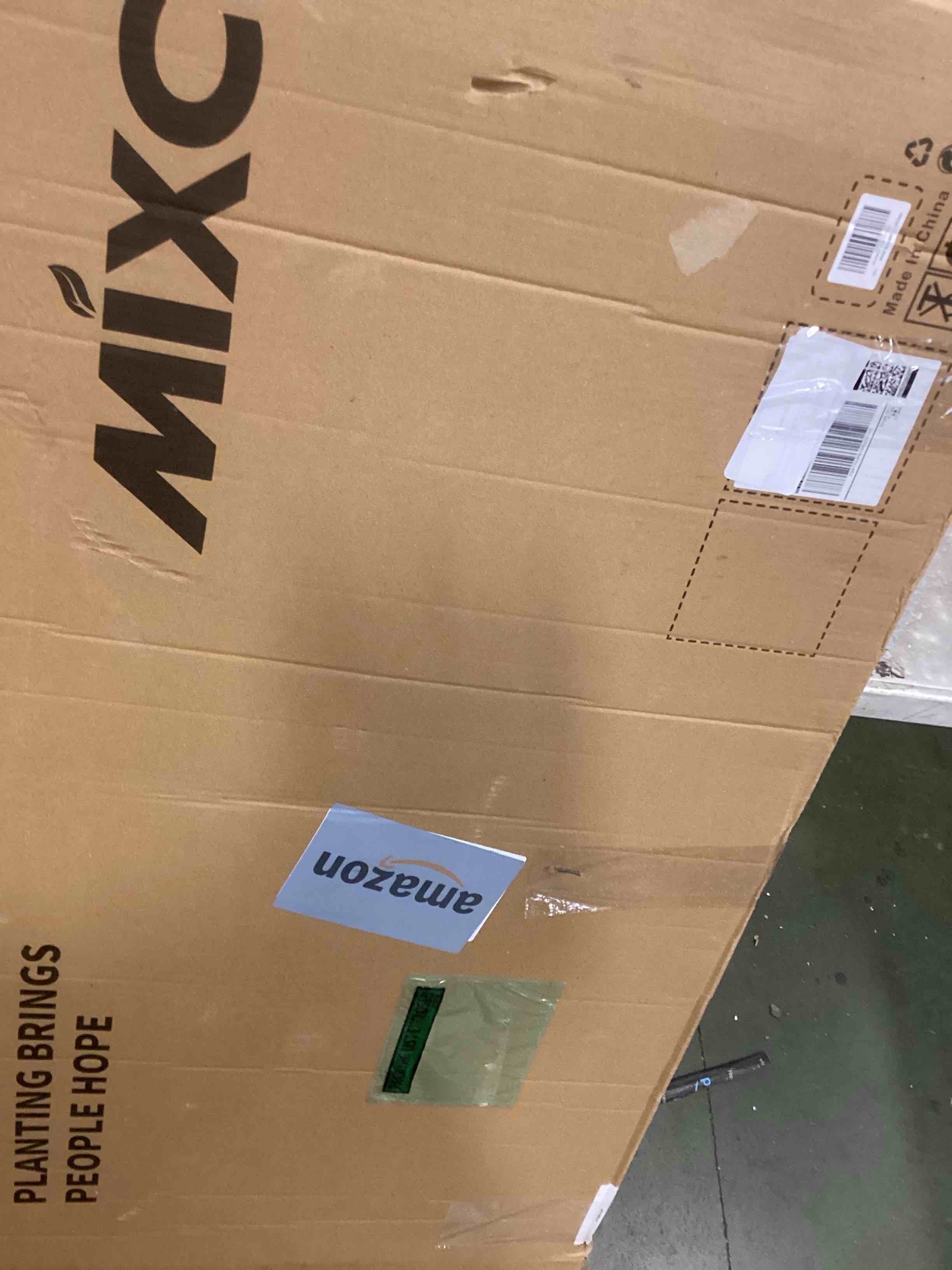 https://s3.amazonaws.com/lotting-images-prod/bidfta/PPE1847016_1732739427686.jpeg