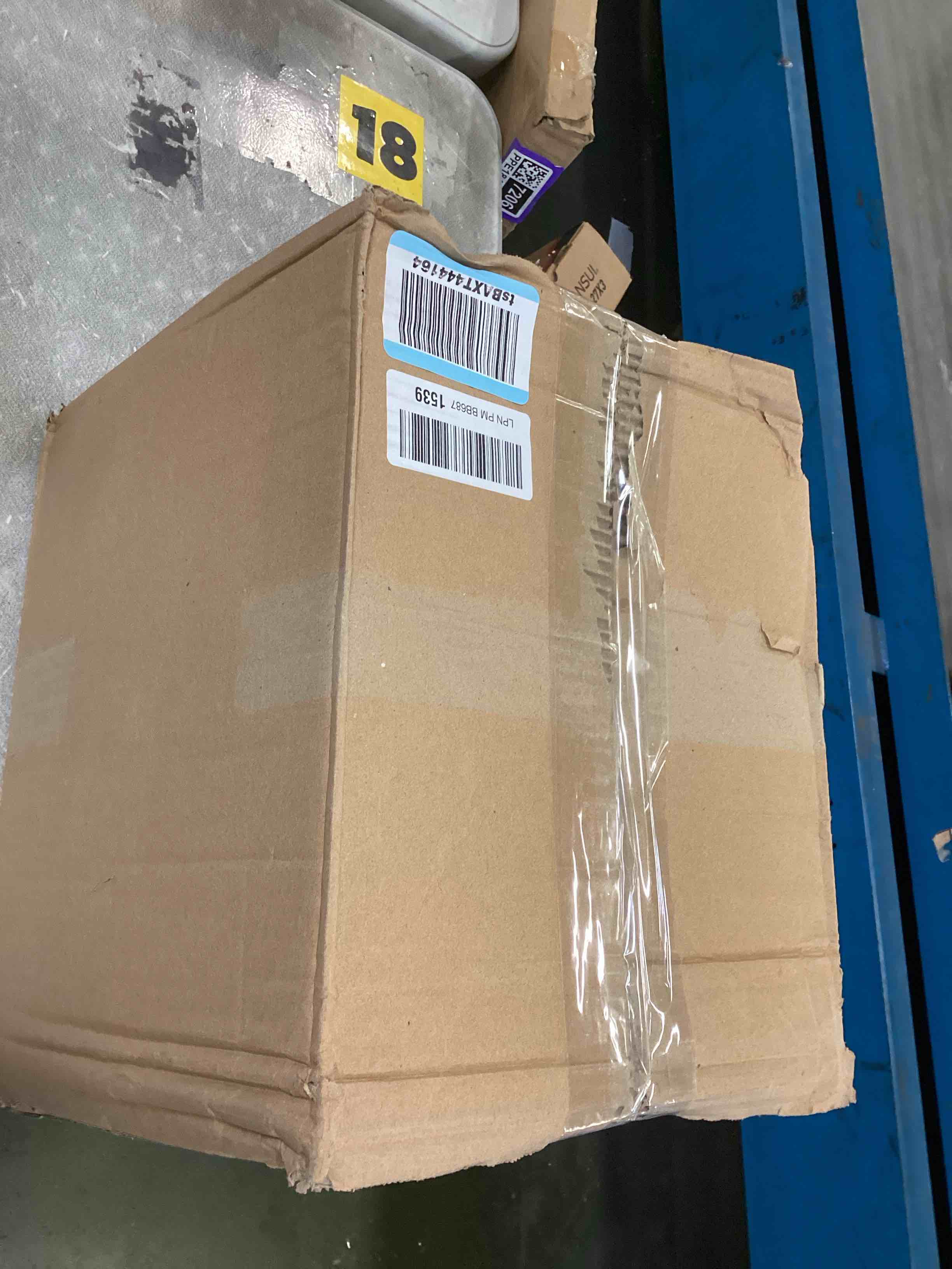 https://s3.amazonaws.com/lotting-images-prod/bidfta/PPE1847214_1733164625701.jpeg