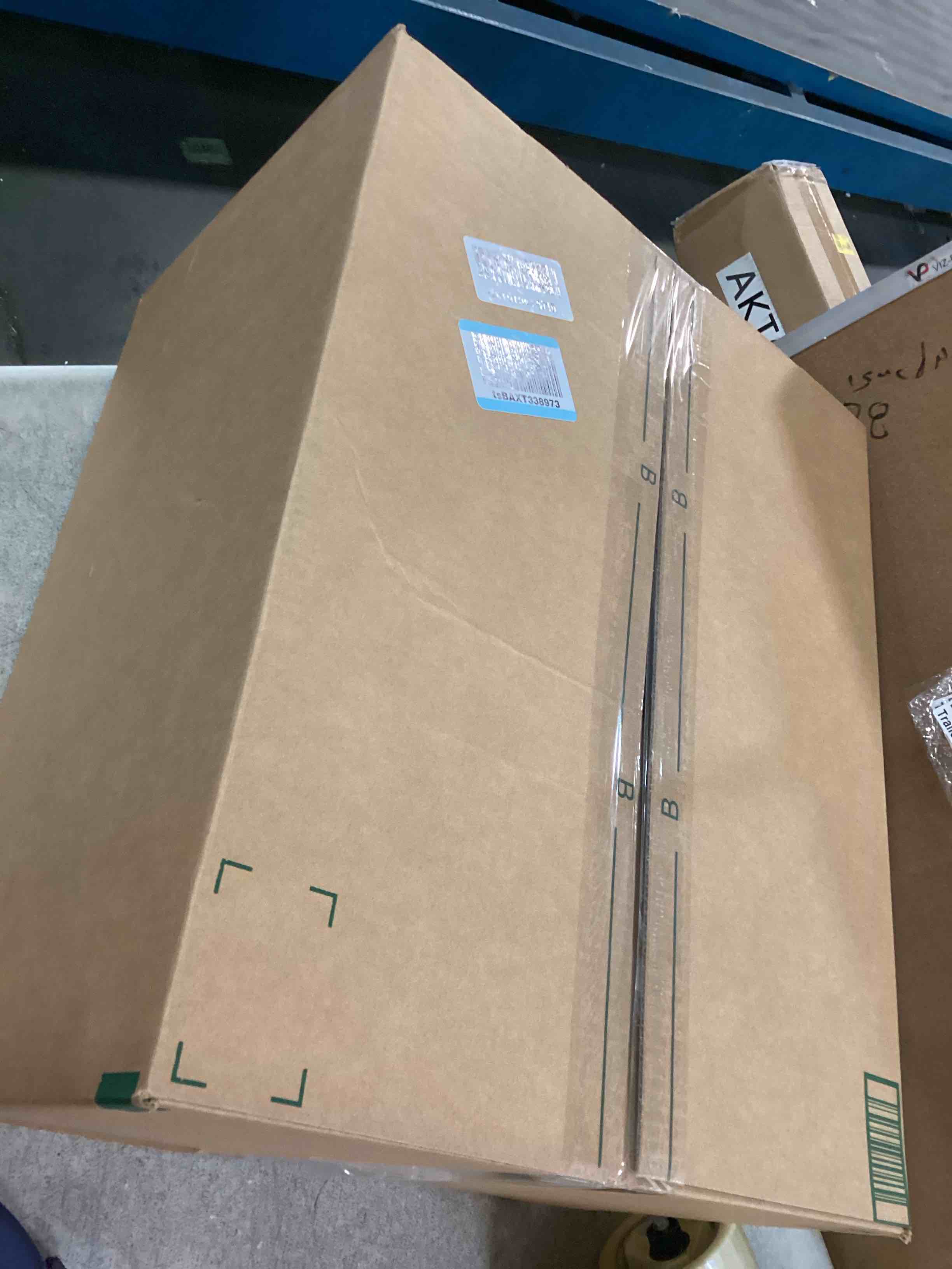 https://s3.amazonaws.com/lotting-images-prod/bidfta/PPE1847729_1733407357625.jpeg