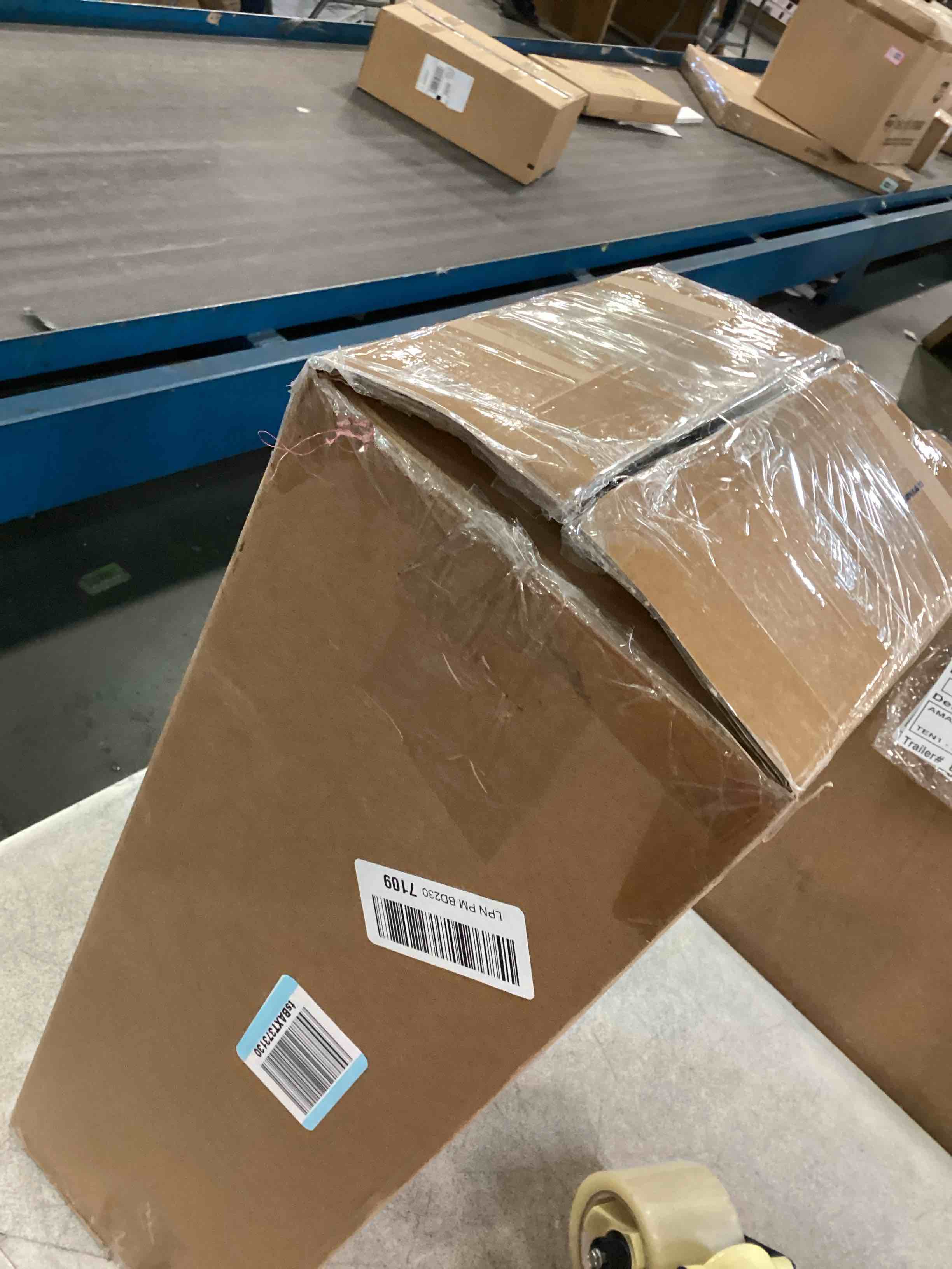 https://s3.amazonaws.com/lotting-images-prod/bidfta/PPE1847761_1733408183766.jpeg