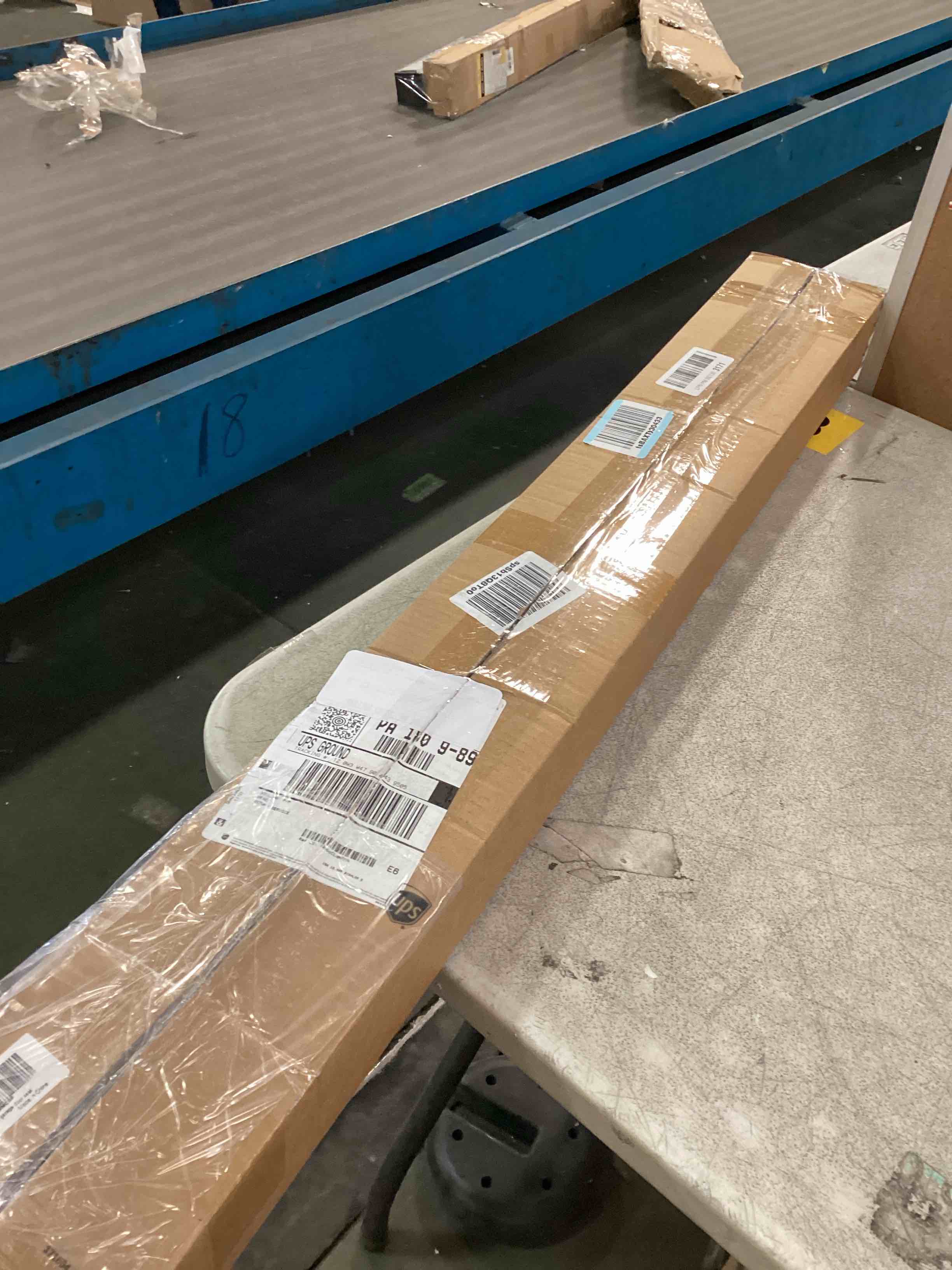 https://s3.amazonaws.com/lotting-images-prod/bidfta/PPE1847775_1733409043998.jpeg