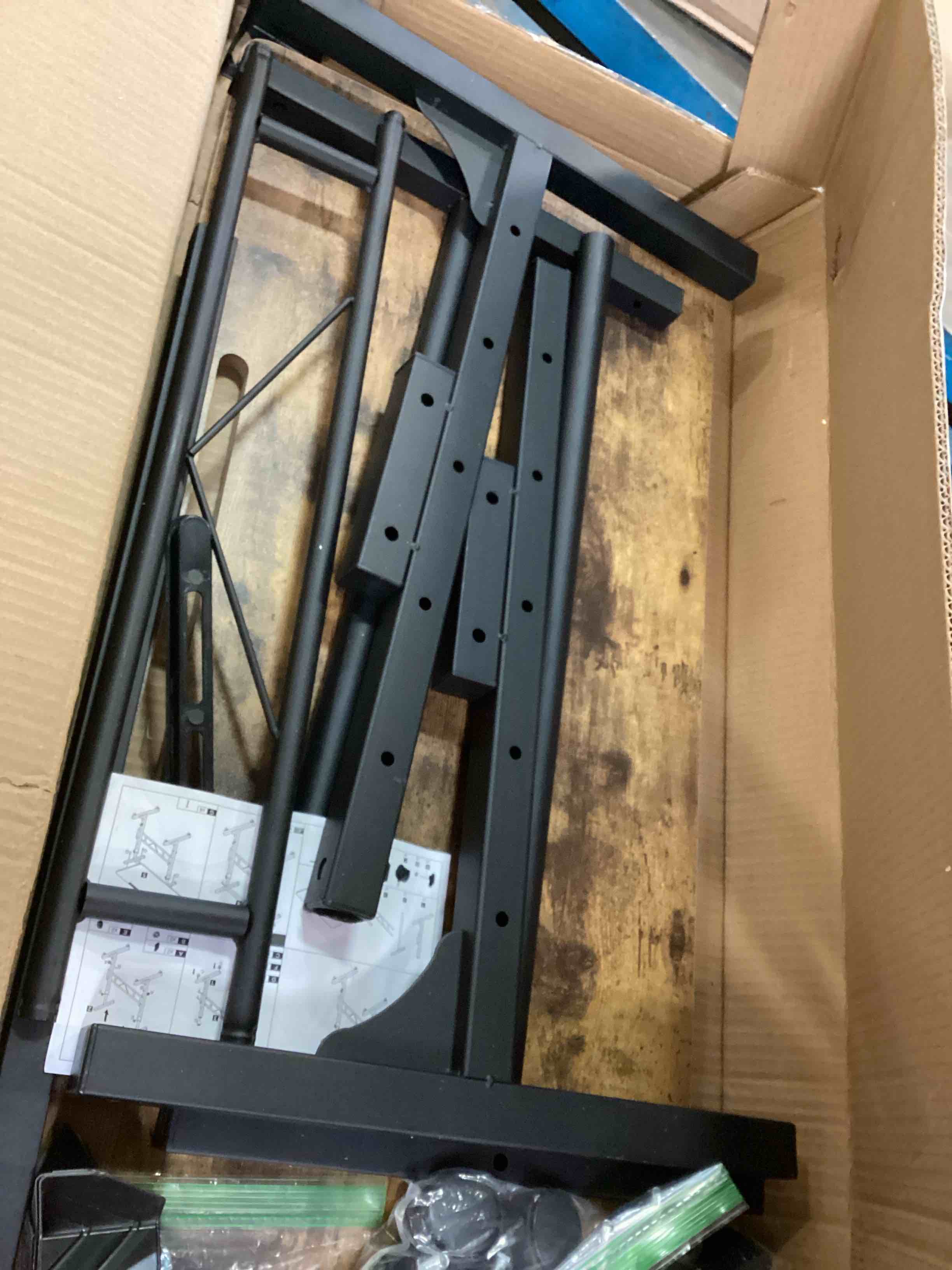 https://s3.amazonaws.com/lotting-images-prod/bidfta/PPE1847801_1733412857423.jpeg