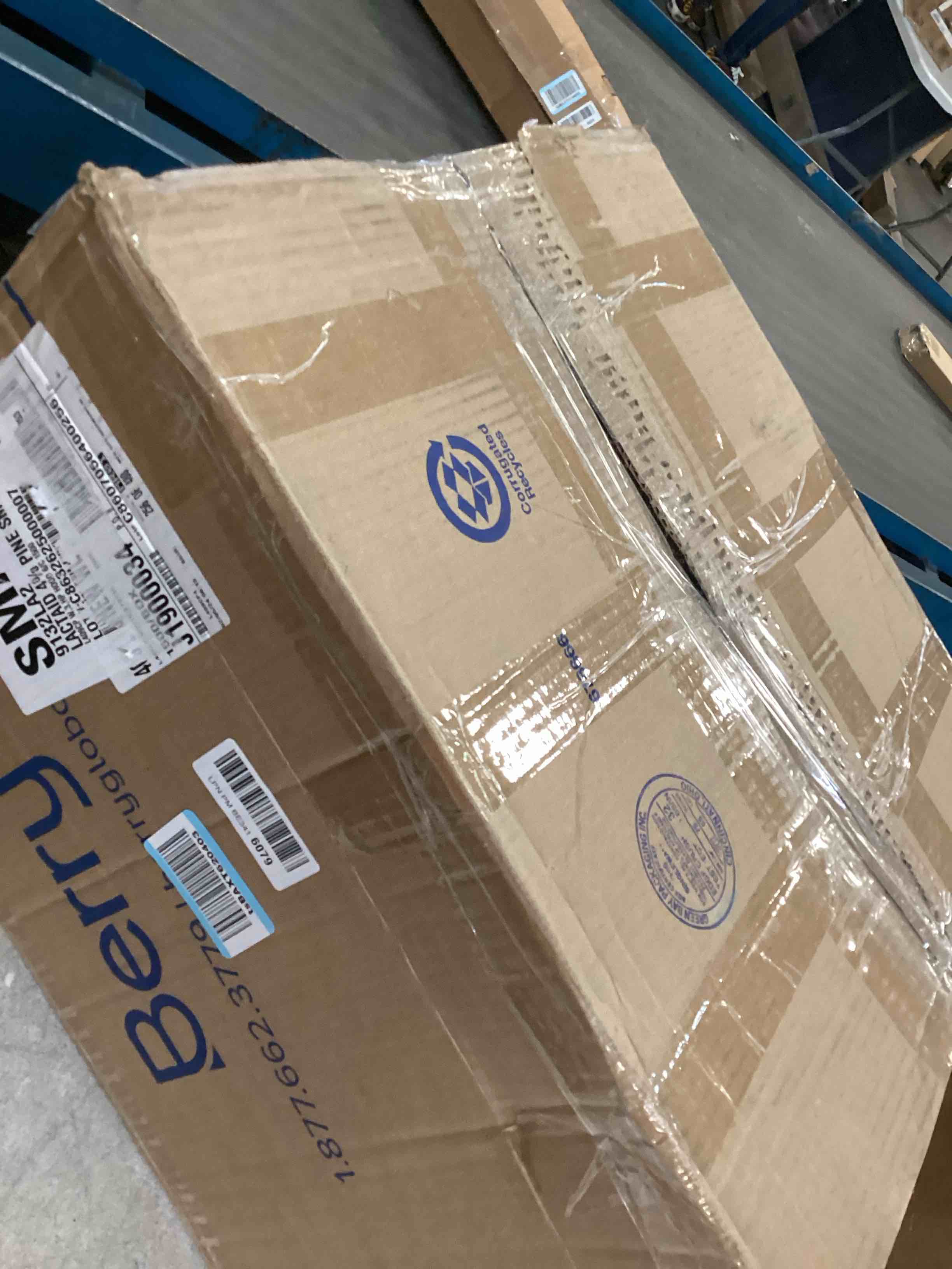 https://s3.amazonaws.com/lotting-images-prod/bidfta/PPE1847805_1733413656534.jpeg