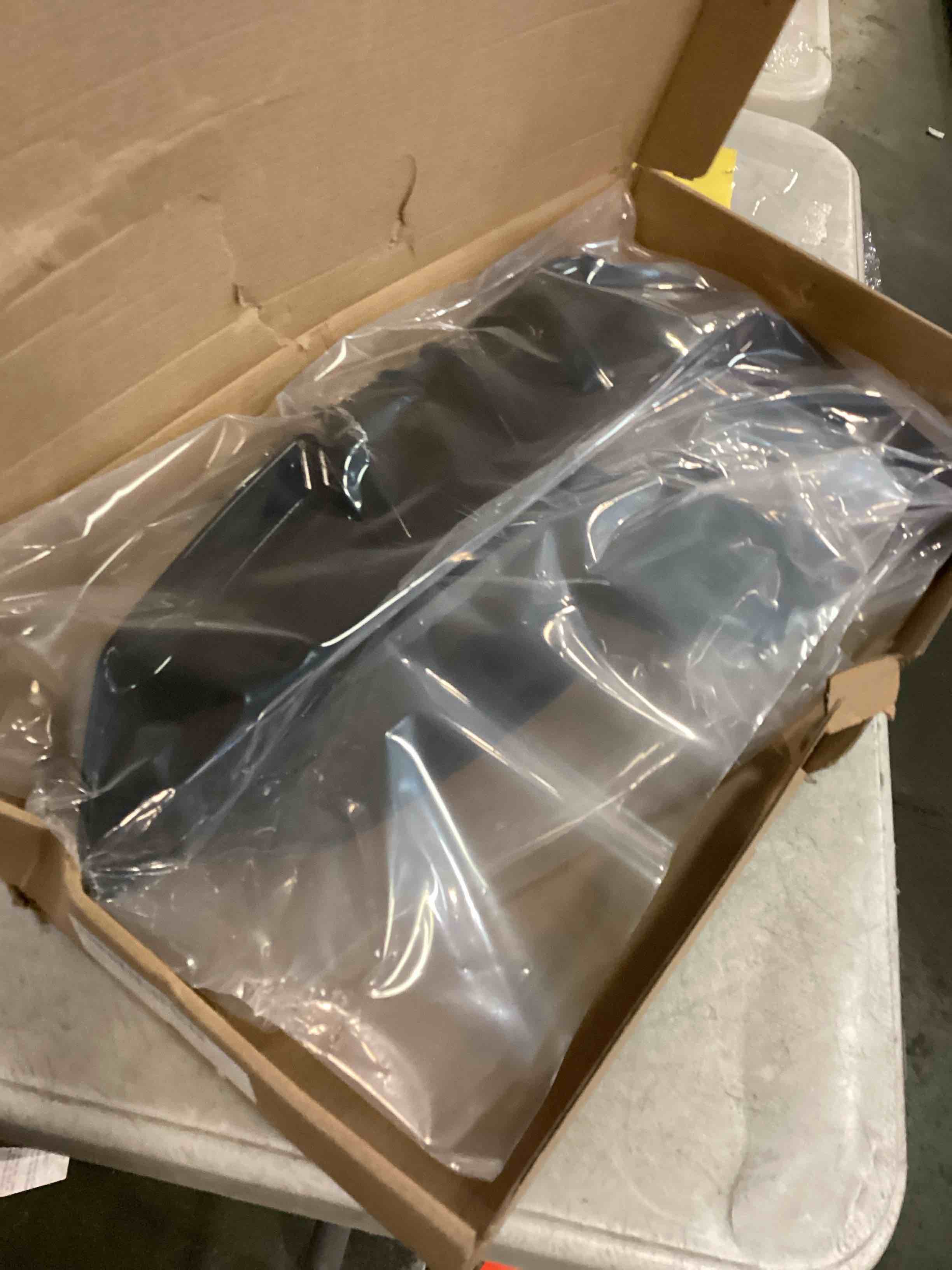 https://s3.amazonaws.com/lotting-images-prod/bidfta/PPE1848008_1733495632447.jpeg