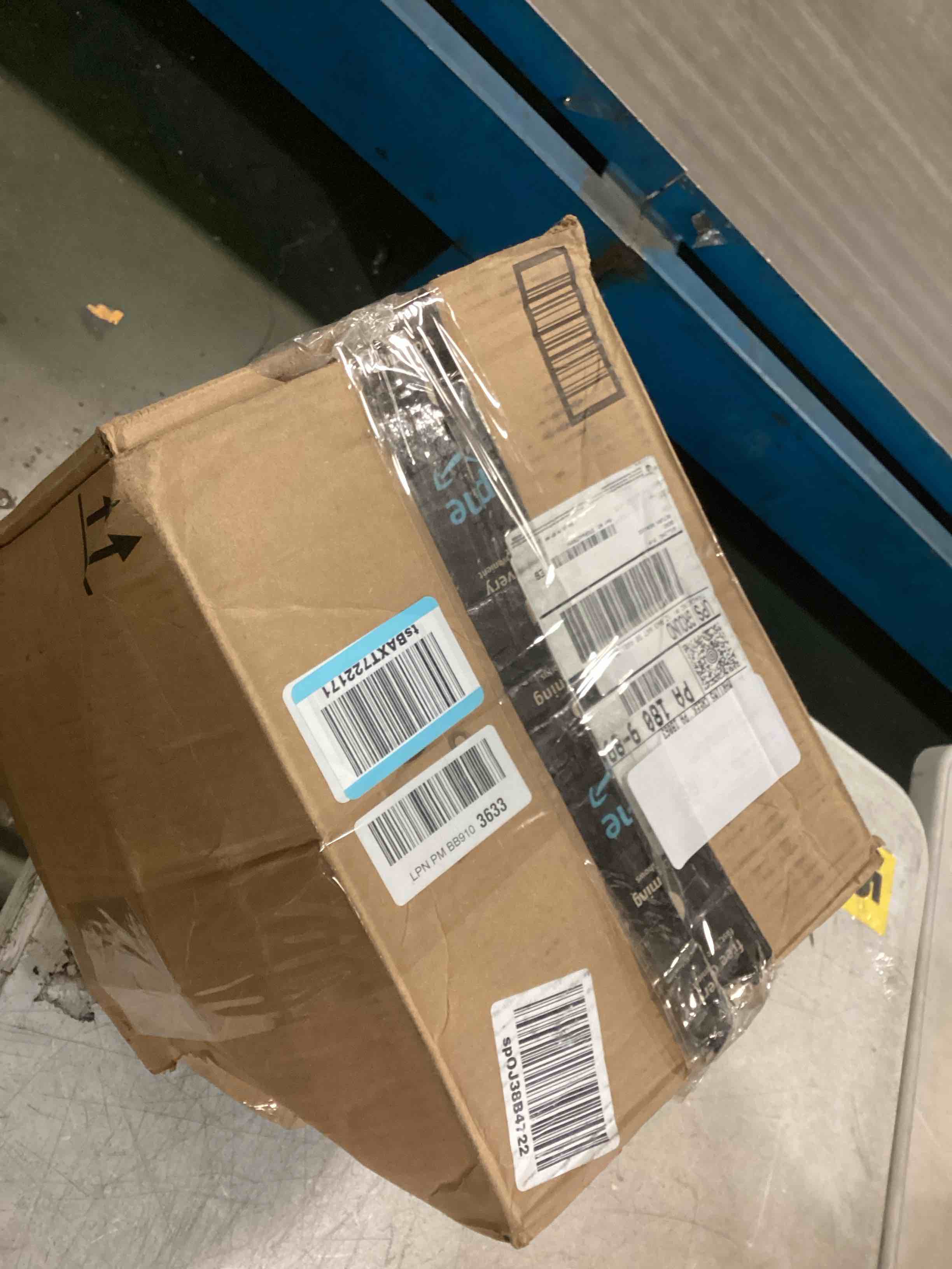 https://s3.amazonaws.com/lotting-images-prod/bidfta/PPE1848290_1733759071423.jpeg