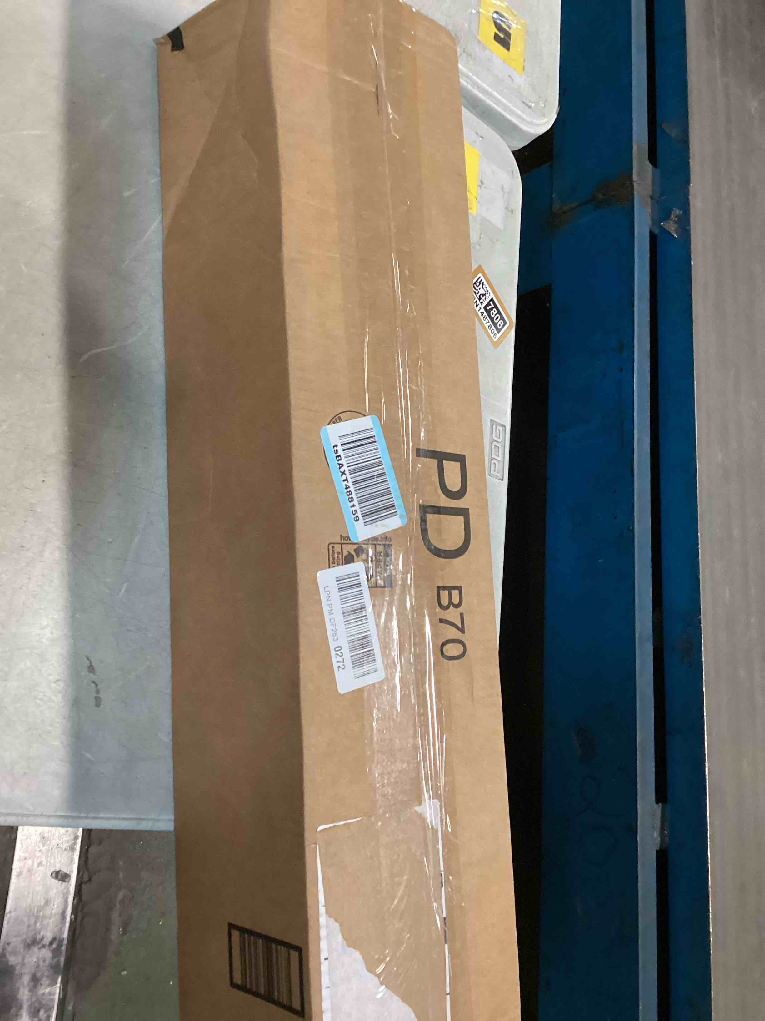 https://s3.amazonaws.com/lotting-images-prod/bidfta/PPE1848489_1733841219610.jpeg