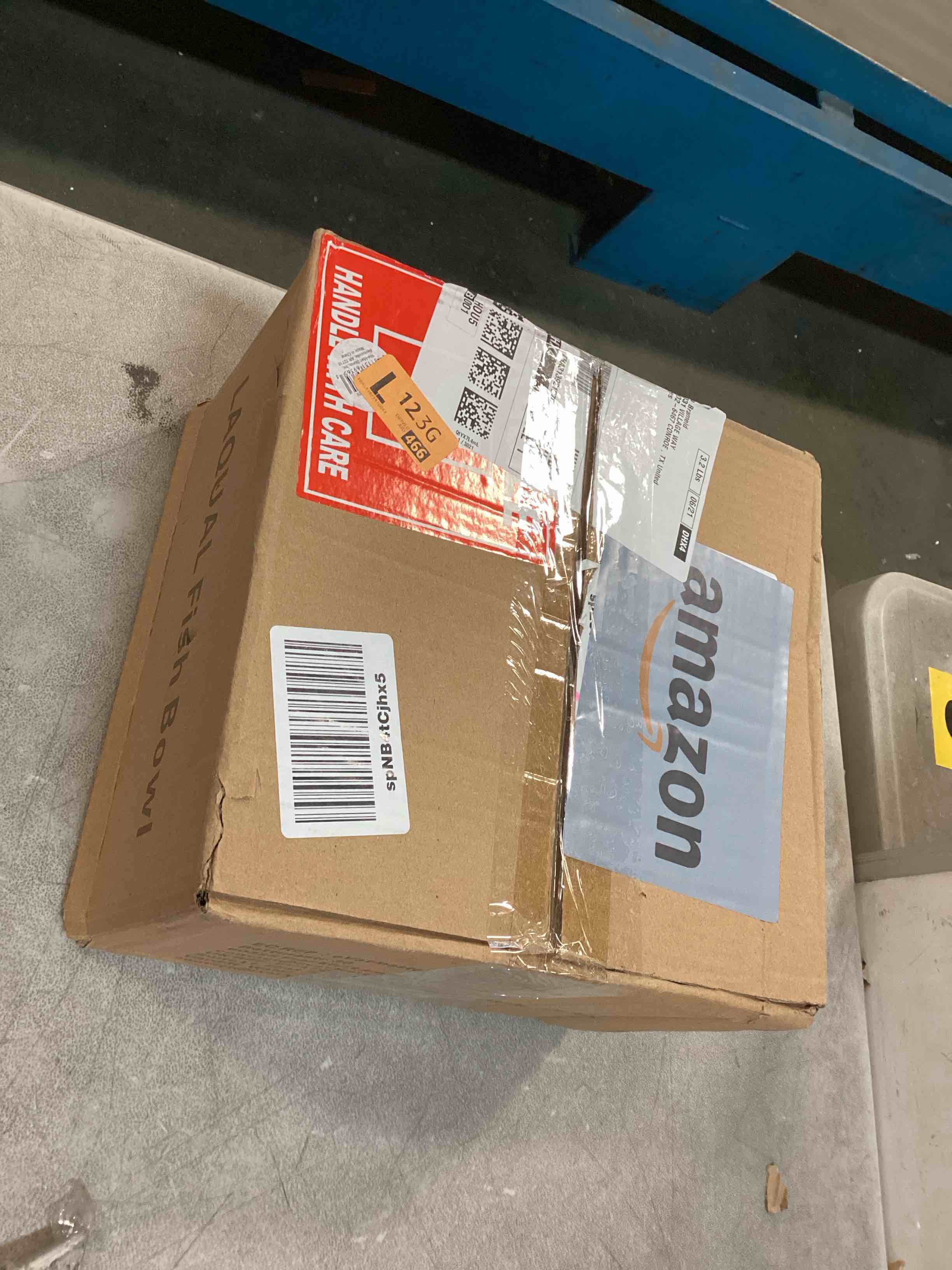 https://s3.amazonaws.com/lotting-images-prod/bidfta/PPE1848756_1733932940994.jpeg