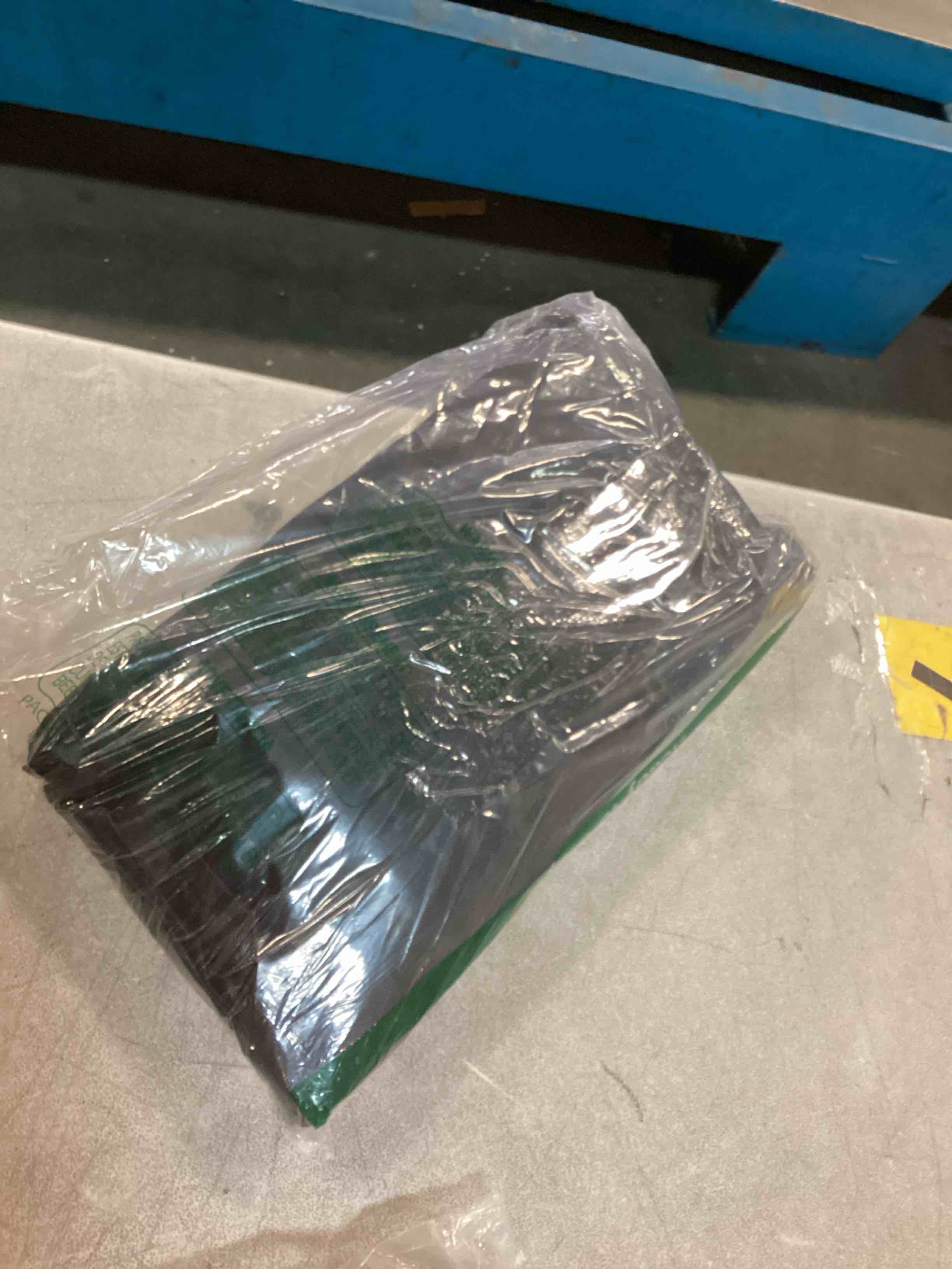 https://s3.amazonaws.com/lotting-images-prod/bidfta/PPE1848773_1733935560088.jpeg