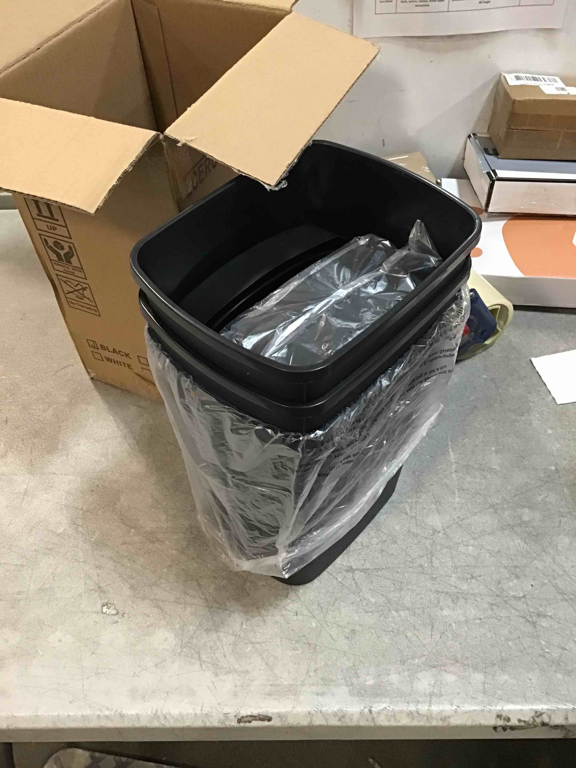 https://s3.amazonaws.com/lotting-images-prod/bidfta/PPE1849077_1732300012793.jpeg
