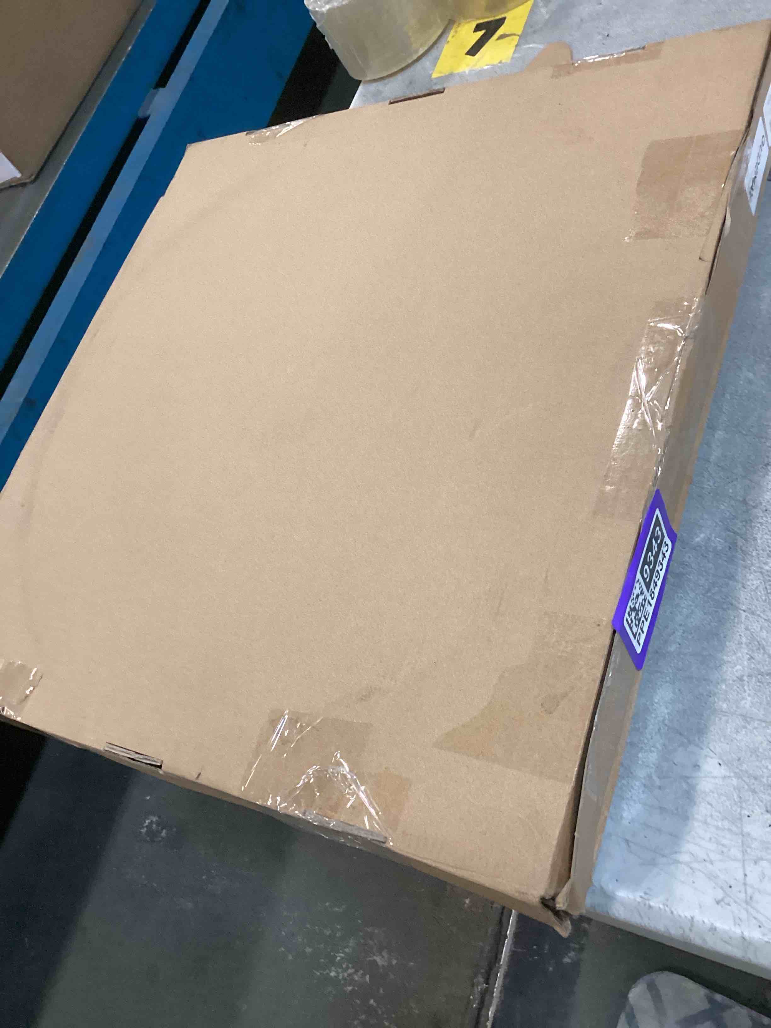 https://s3.amazonaws.com/lotting-images-prod/bidfta/PPE1849343_1732724852473.jpeg