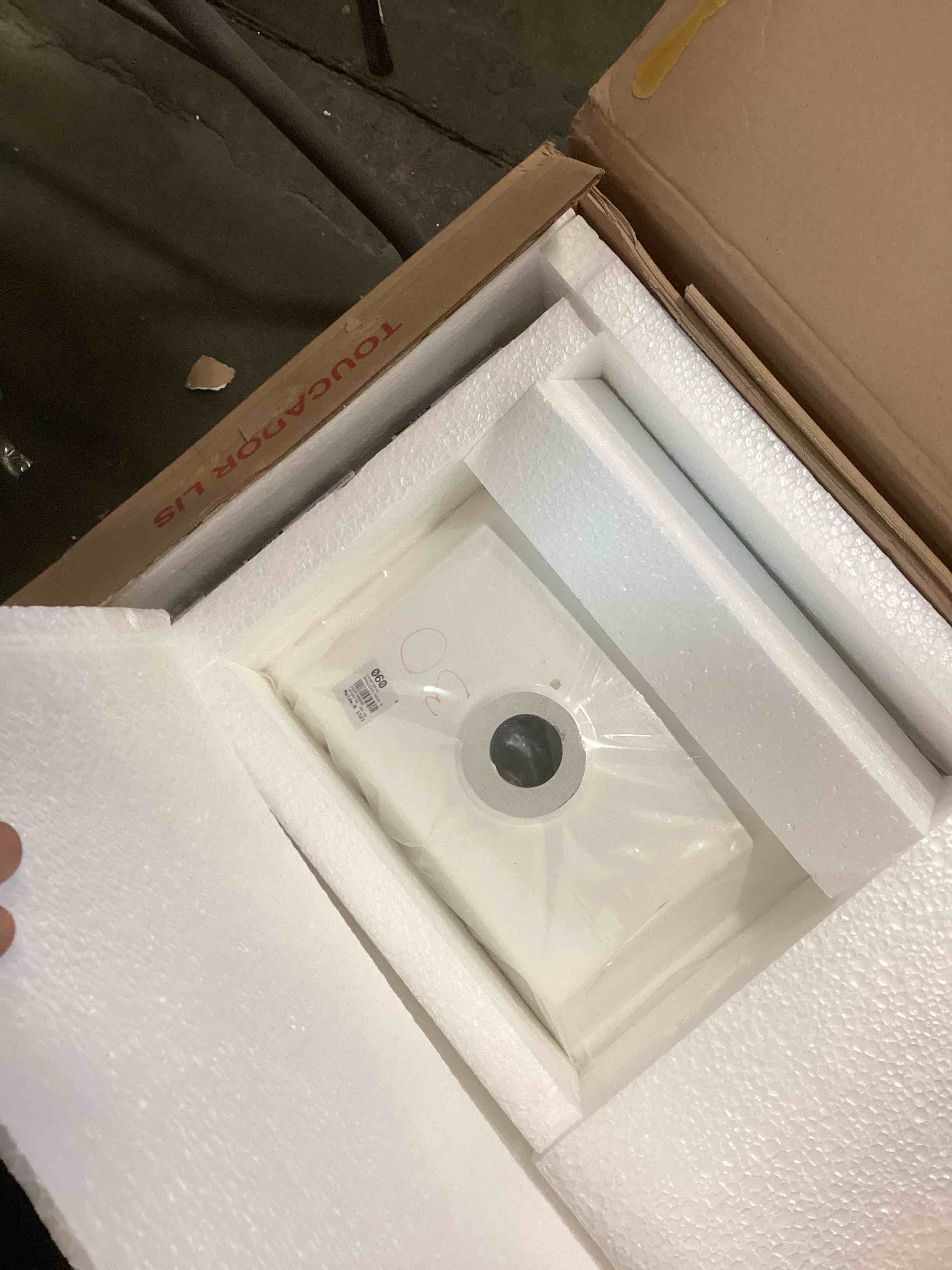 https://s3.amazonaws.com/lotting-images-prod/bidfta/PPE1849917_1733408552590.jpeg