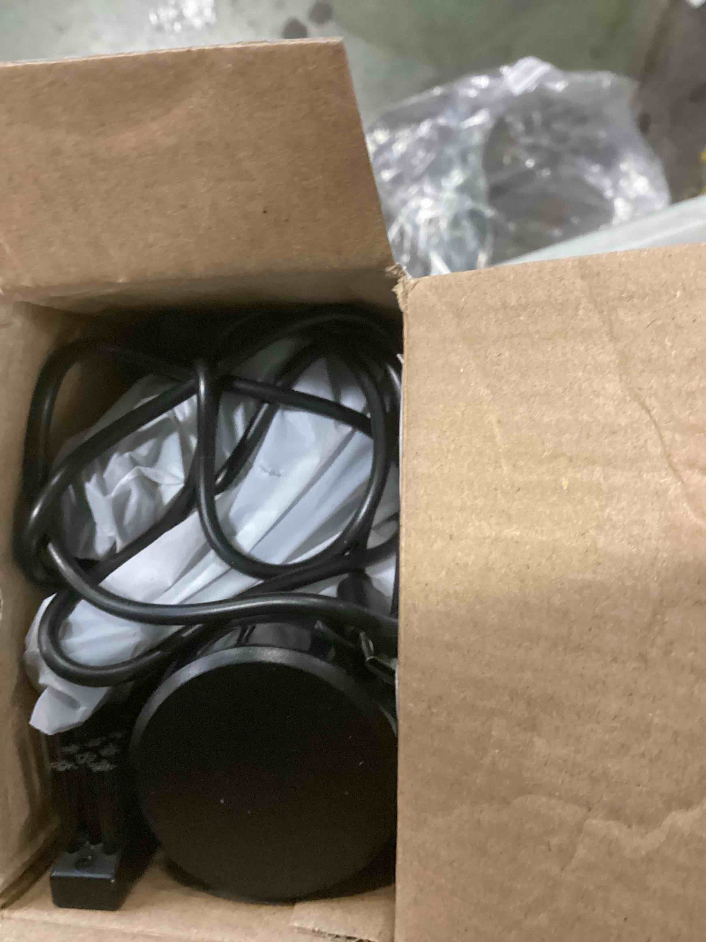 https://s3.amazonaws.com/lotting-images-prod/bidfta/PPE1850145_1733514199685.jpeg