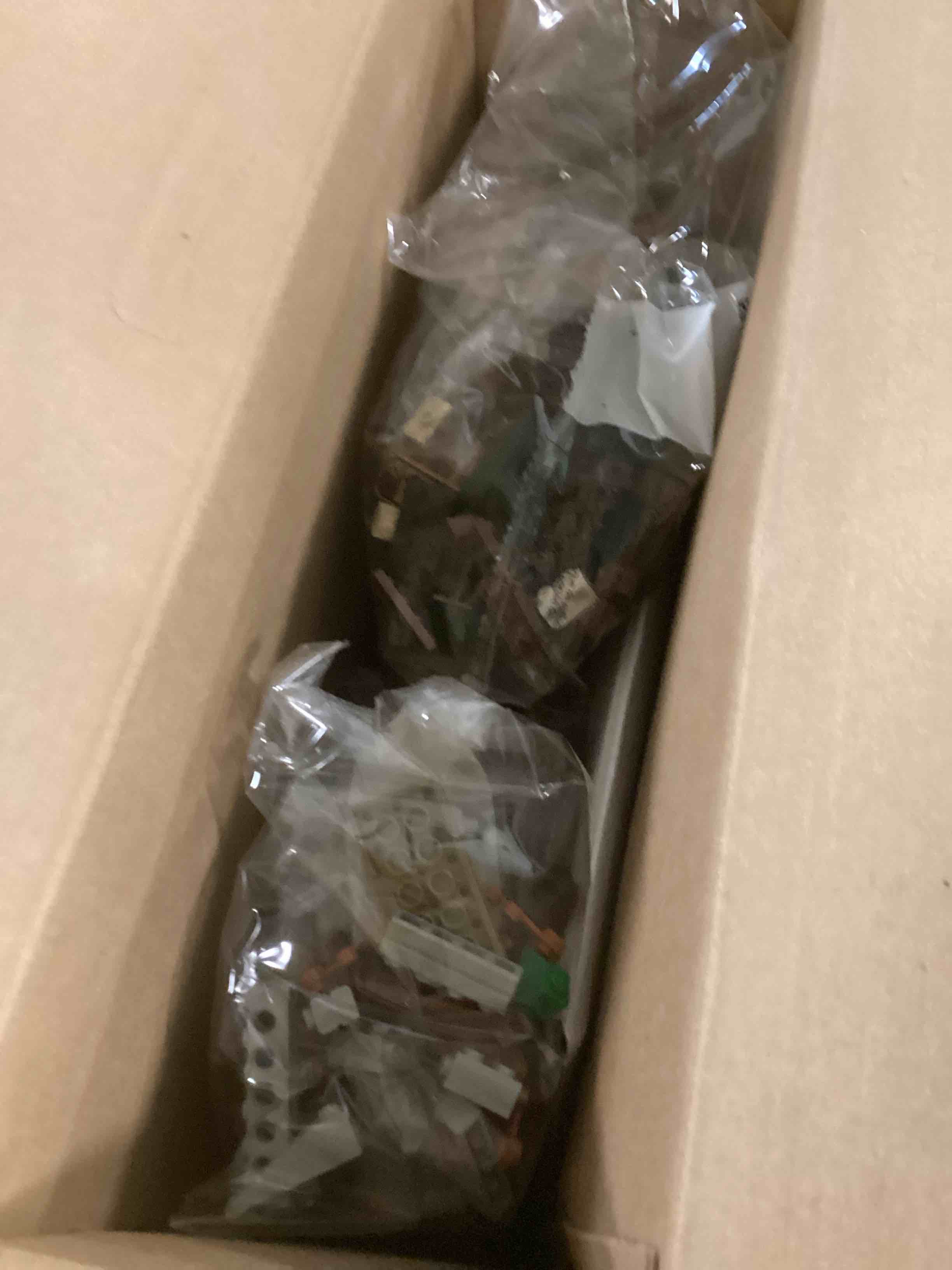 https://s3.amazonaws.com/lotting-images-prod/bidfta/PPE1850348_1733777442037.jpeg