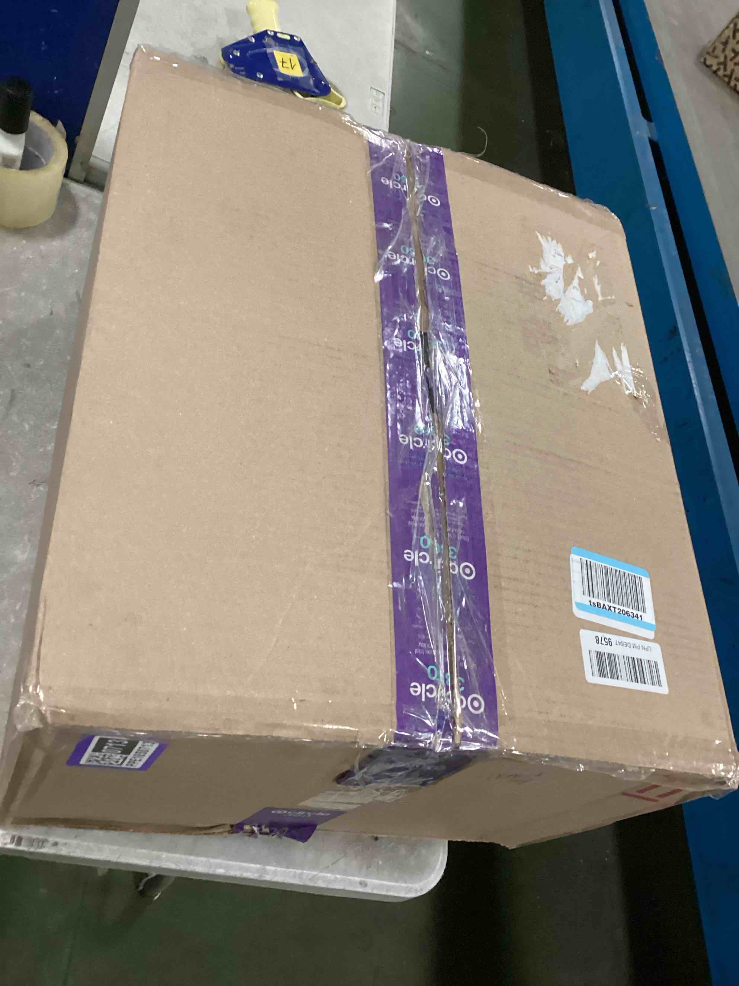 https://s3.amazonaws.com/lotting-images-prod/bidfta/PPE1850713_1734094039165.jpeg