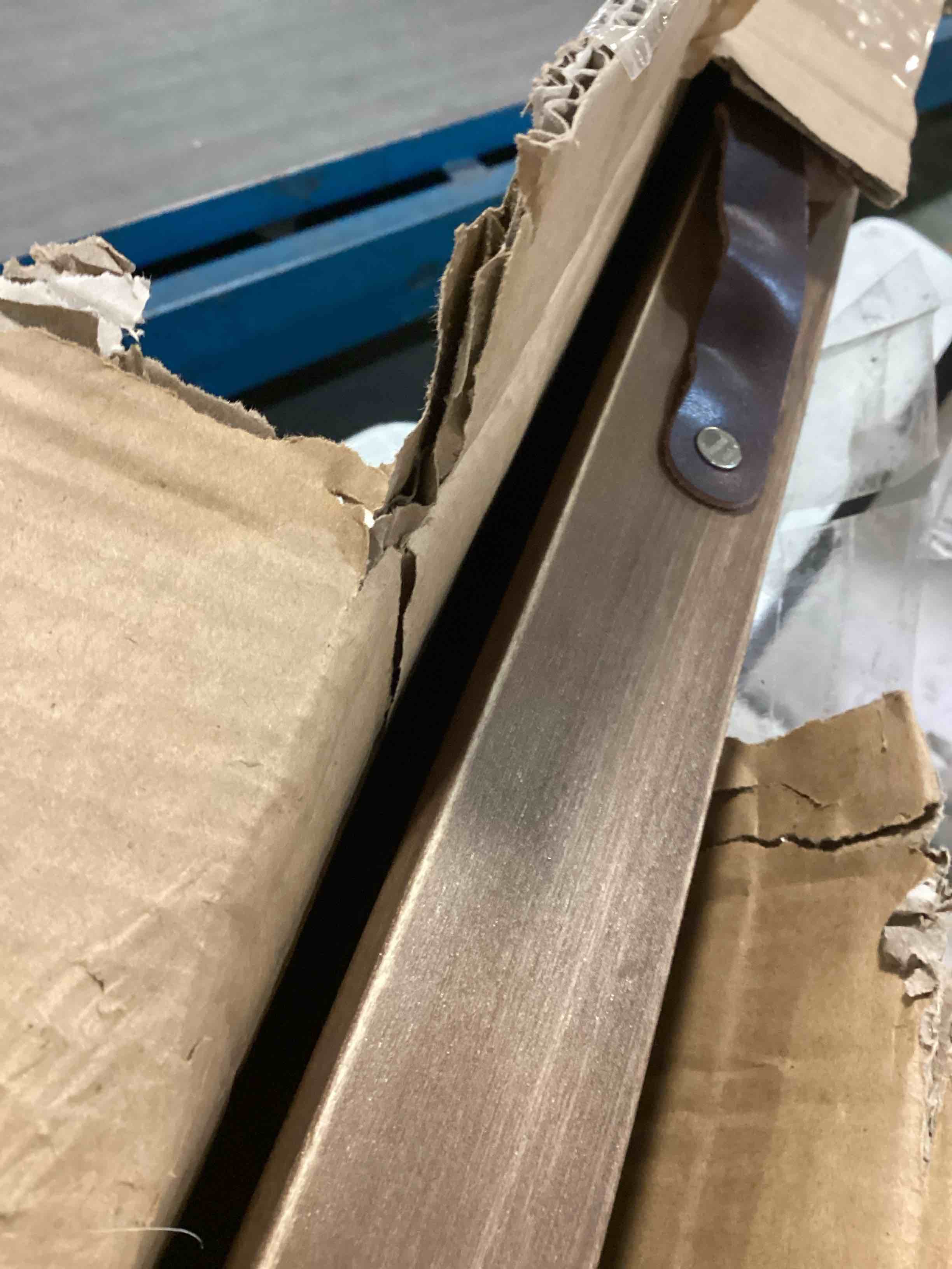 https://s3.amazonaws.com/lotting-images-prod/bidfta/PPE1851572_1734712120845.jpeg