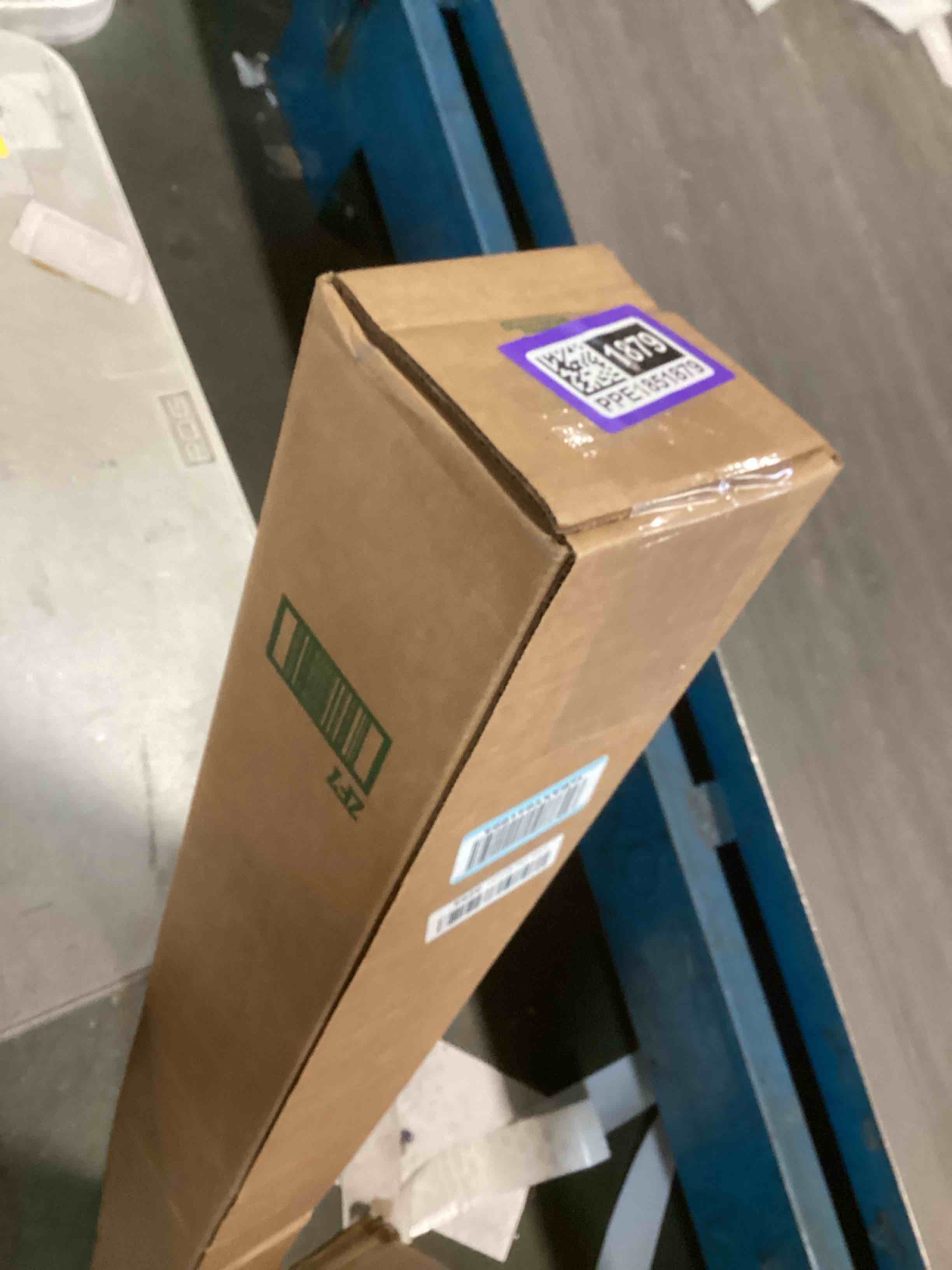 https://s3.amazonaws.com/lotting-images-prod/bidfta/PPE1851879_1734981526496.jpeg