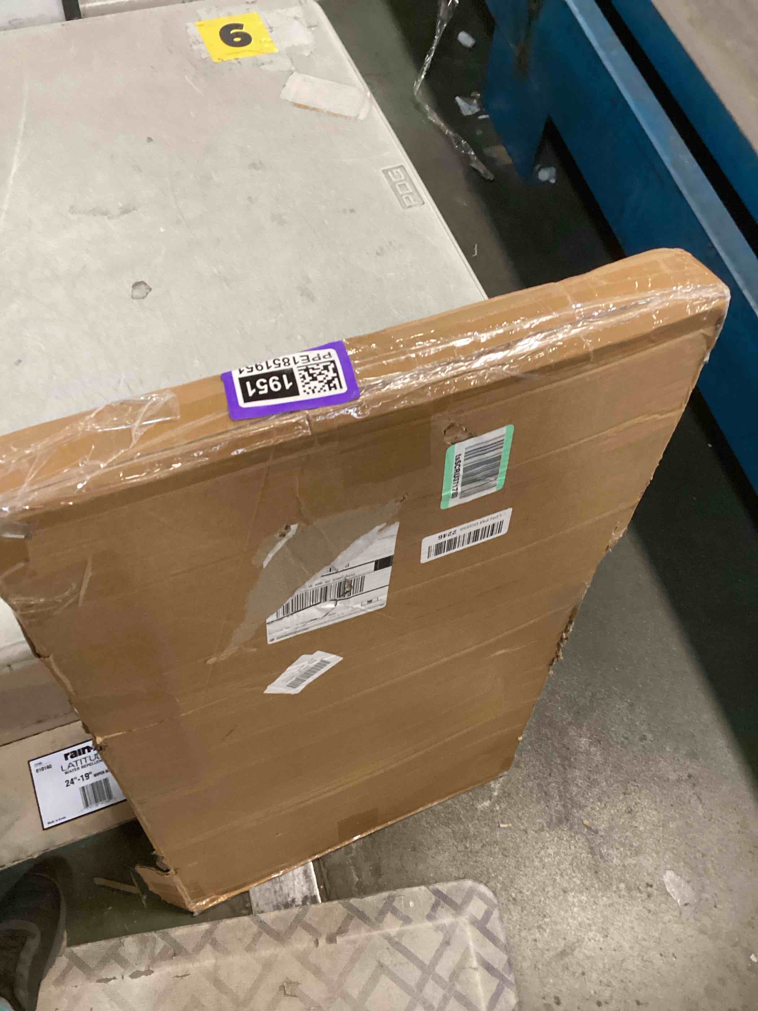 https://s3.amazonaws.com/lotting-images-prod/bidfta/PPE1851951_1734965163542.jpeg