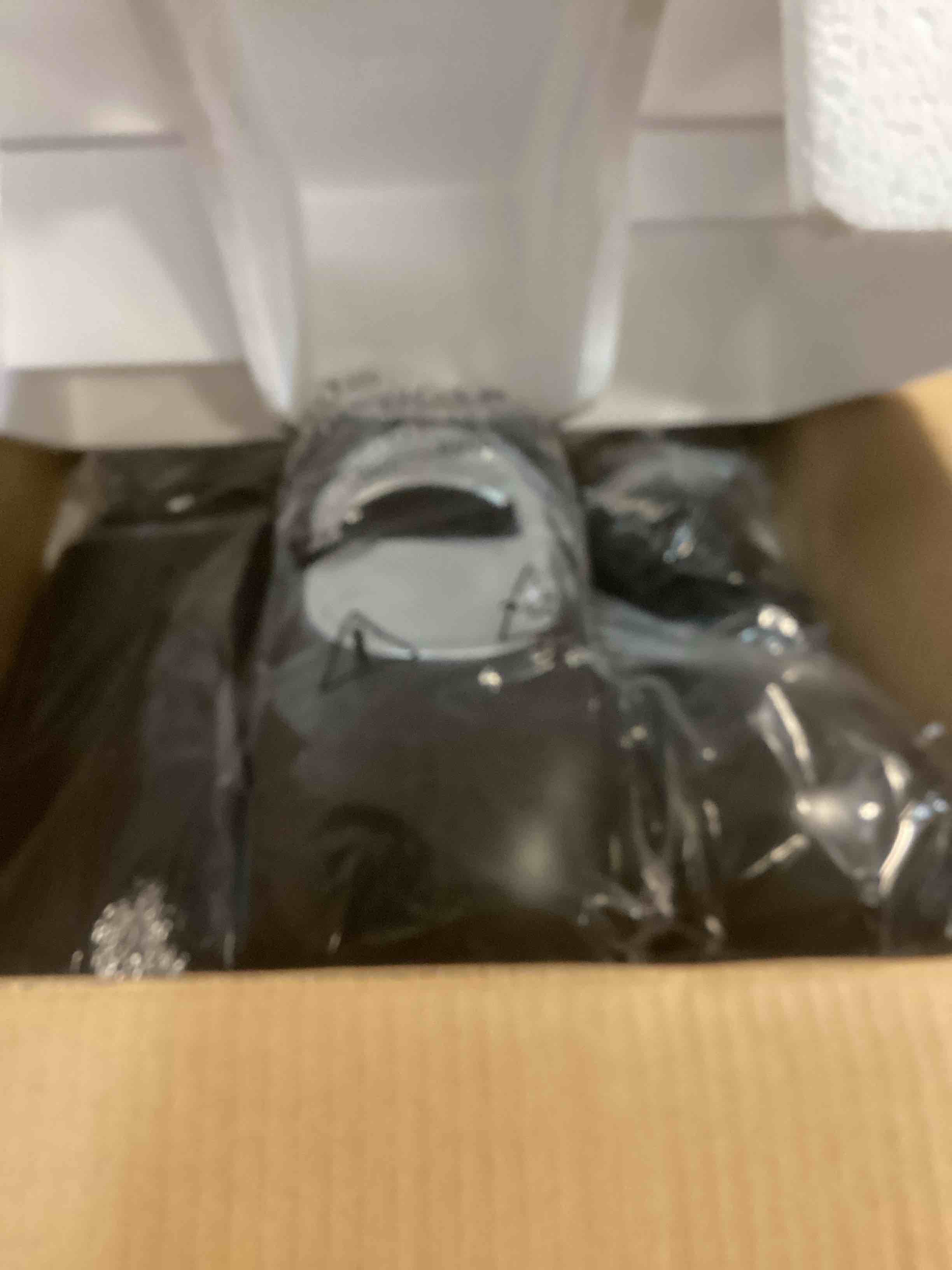 https://s3.amazonaws.com/lotting-images-prod/bidfta/PPE1851972_1734975169877.jpeg
