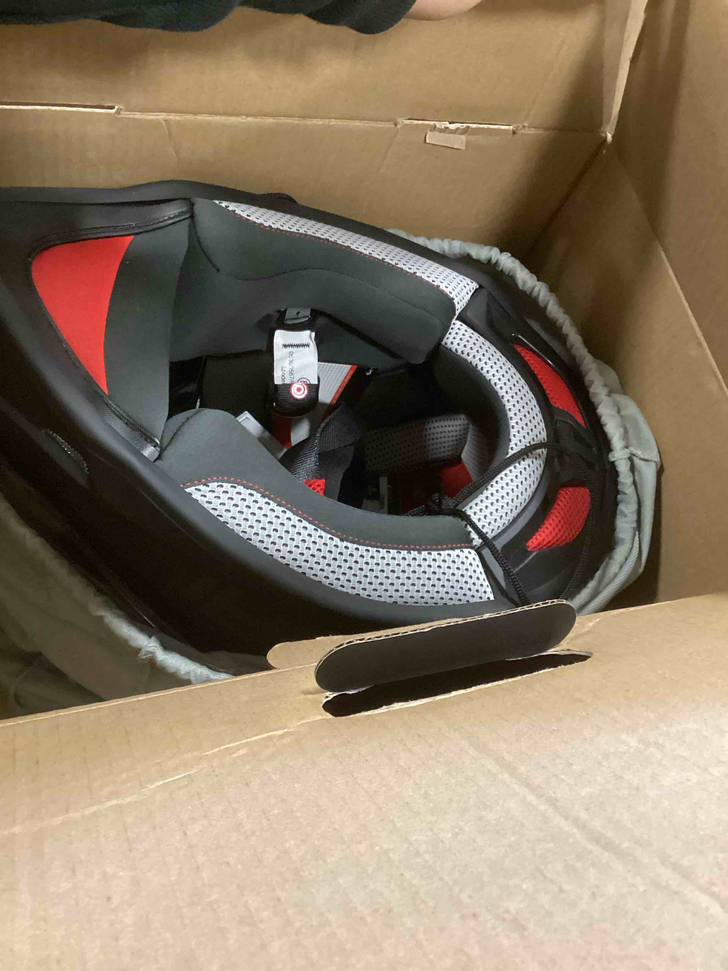 https://s3.amazonaws.com/lotting-images-prod/bidfta/PPE1852824_1738011717205.jpeg