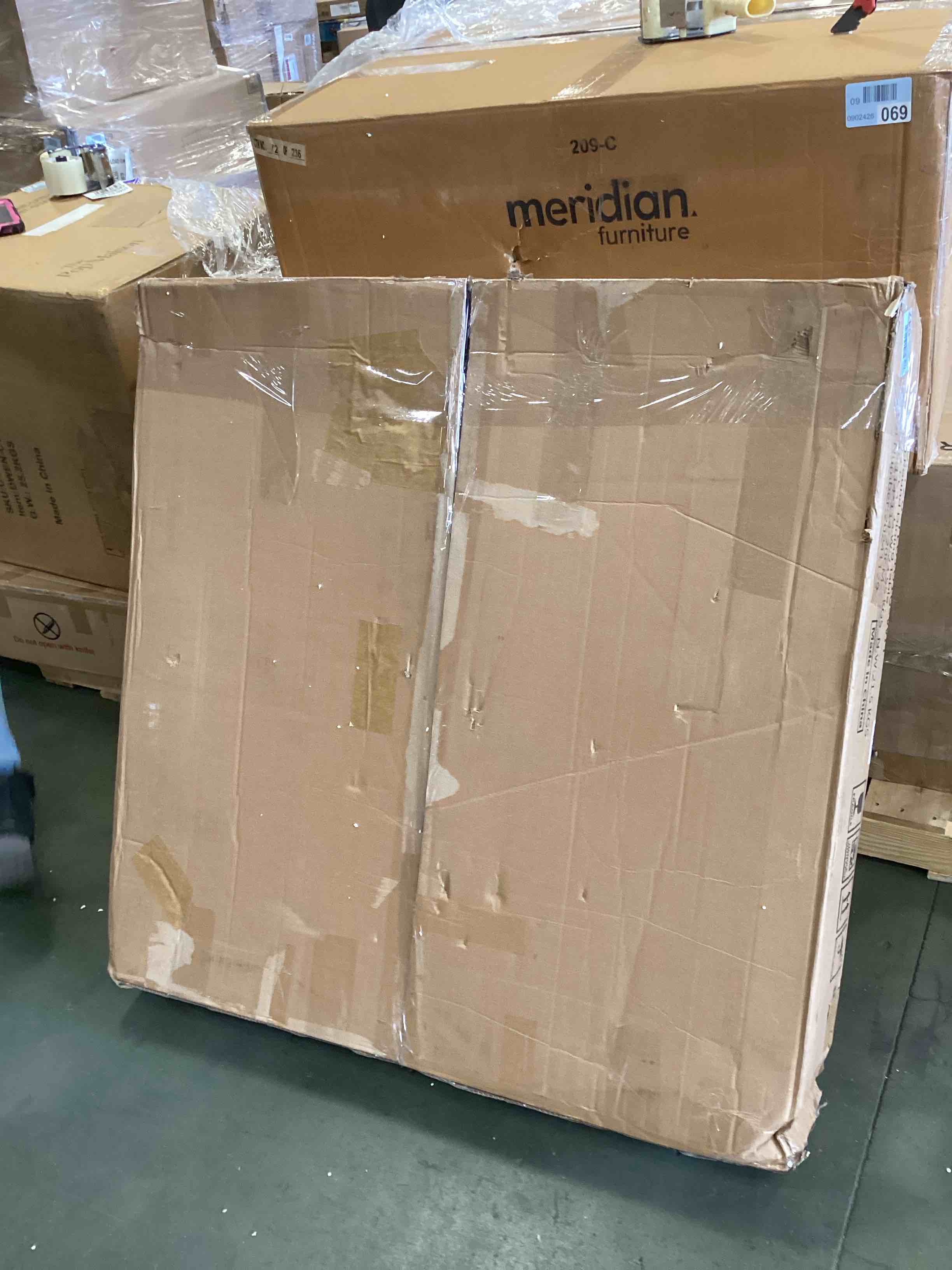 https://s3.amazonaws.com/lotting-images-prod/bidfta/PPE1854672_1740070552484.jpeg