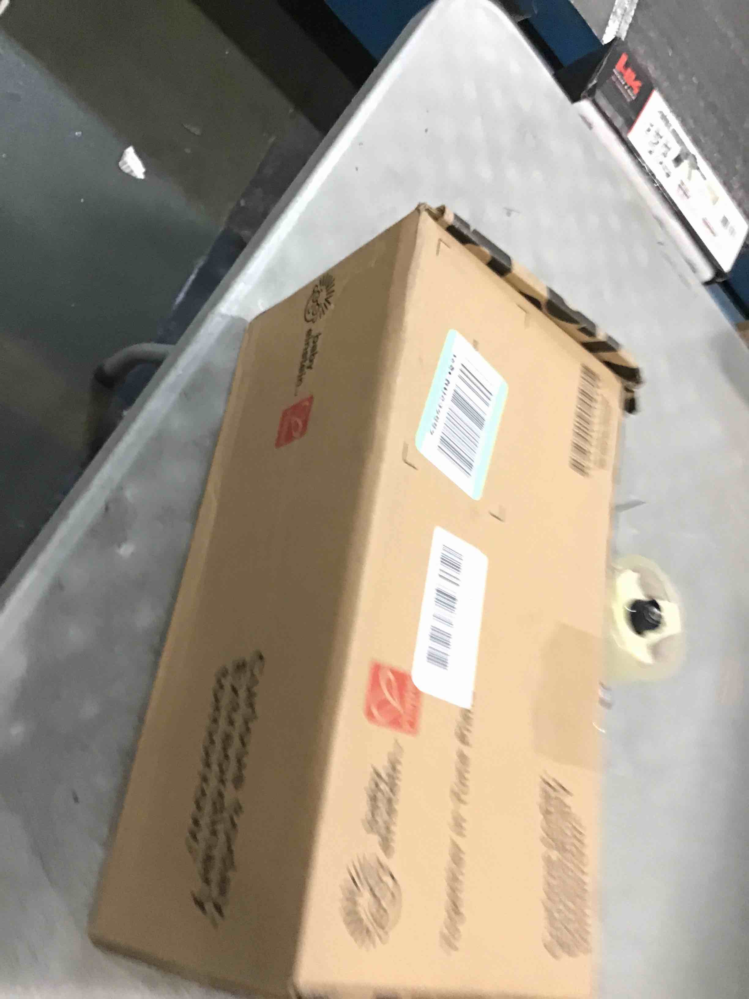 https://s3.amazonaws.com/lotting-images-prod/bidfta/PPE1855862_1732709125380.jpeg