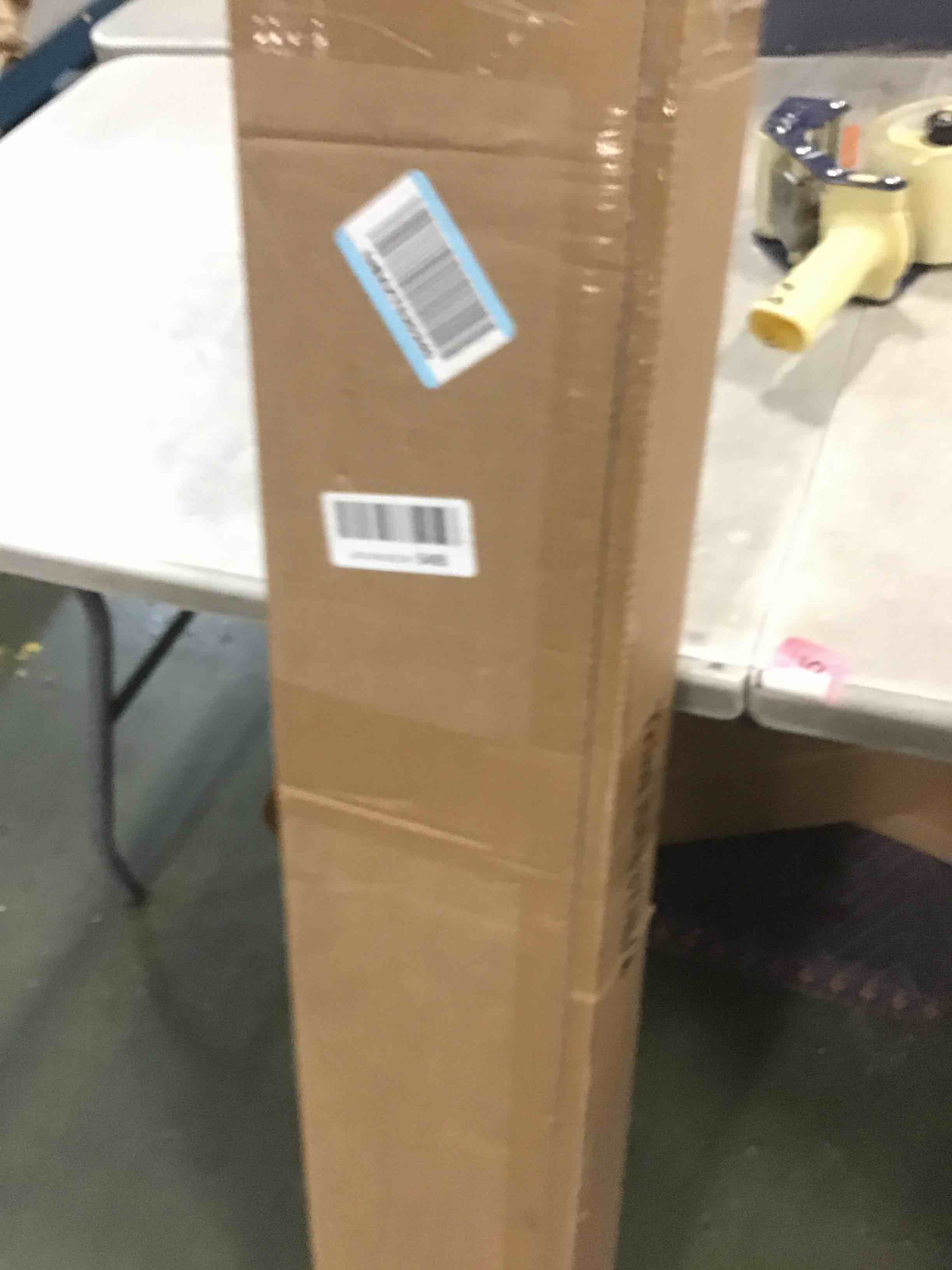 https://s3.amazonaws.com/lotting-images-prod/bidfta/PPE1857591_1733313874317.jpeg