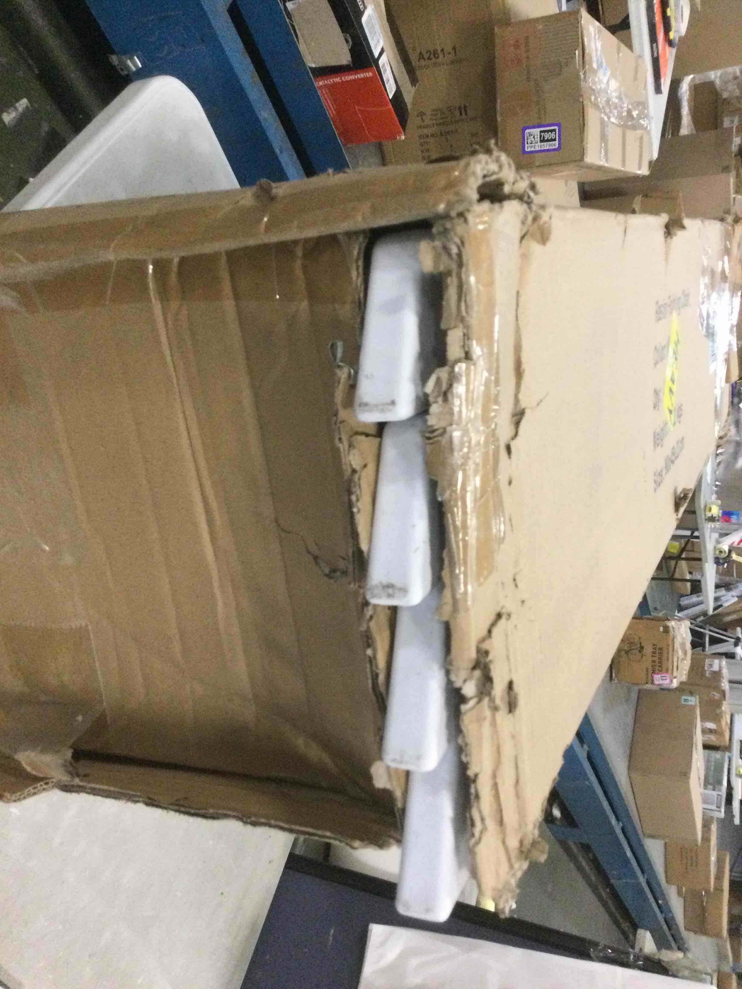 https://s3.amazonaws.com/lotting-images-prod/bidfta/PPE1857907_1733343026411.jpeg