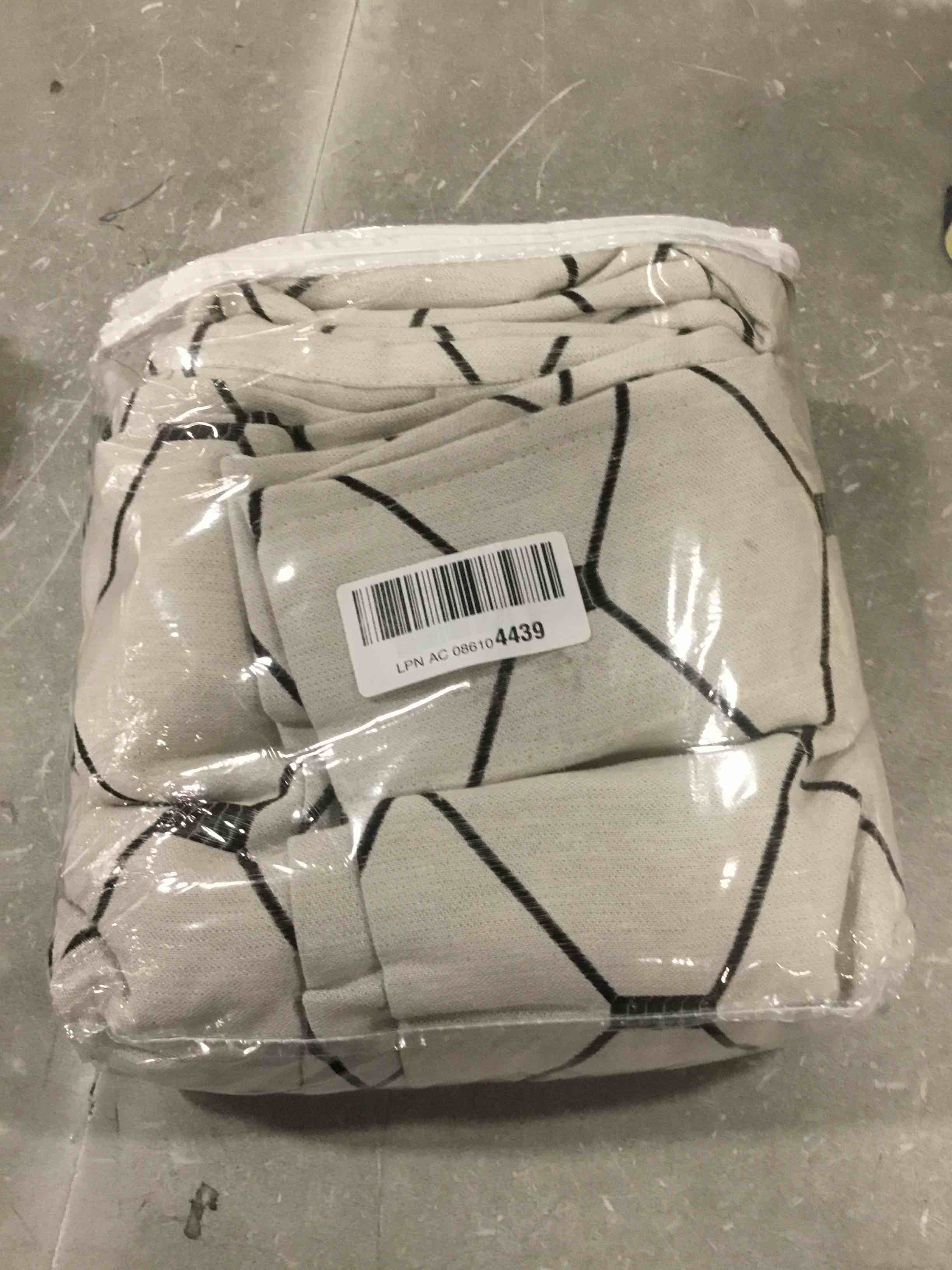 https://s3.amazonaws.com/lotting-images-prod/bidfta/PPE1858133_1733260763867.jpeg